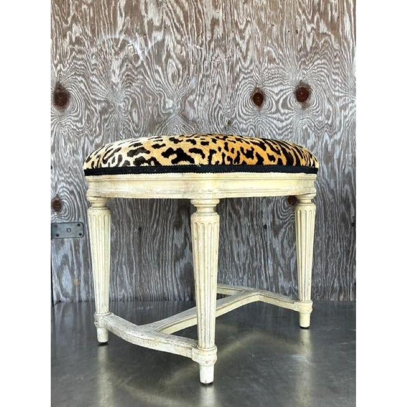 Américain Tabouret bas Regency Scalamandre en velours vintage en vente