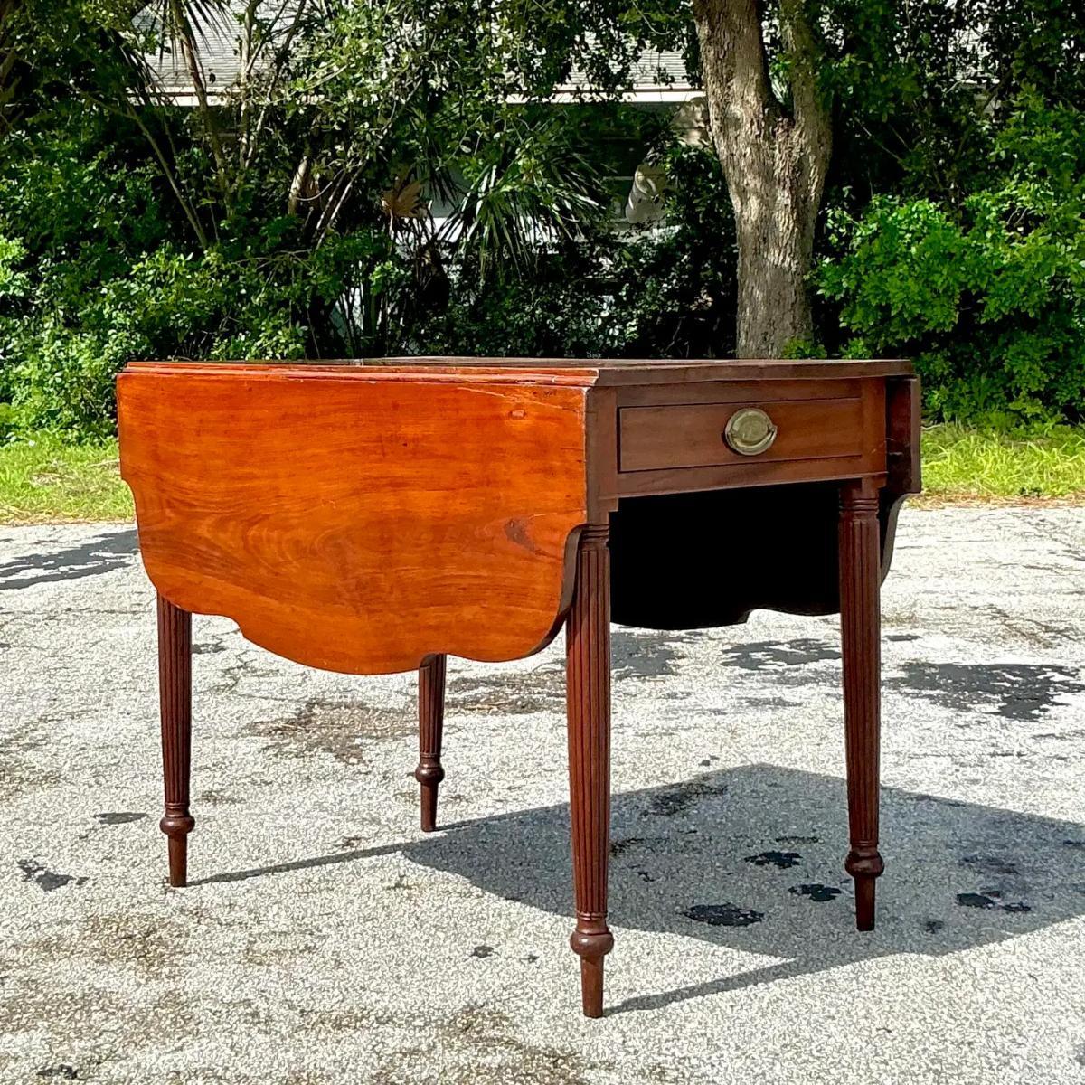 Regency Tavolo smerlato a foglie cadute Vintage By in vendita