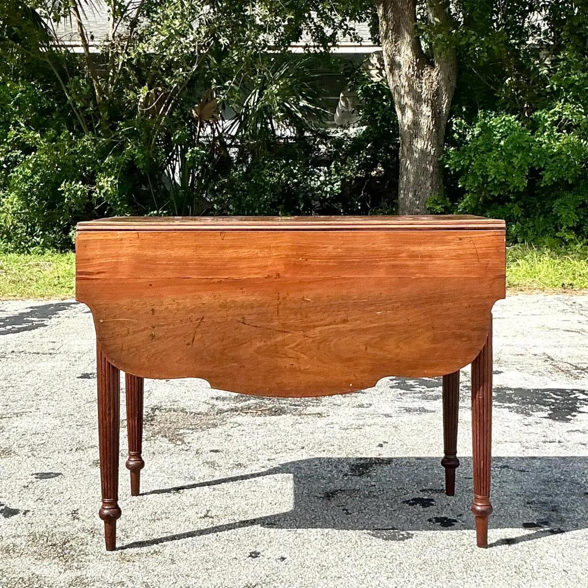 Tavolo smerlato a foglie cadute Vintage By In condizioni buone in vendita a west palm beach, FL