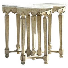 Tables gigognes octogonales festonnées vintage Regency