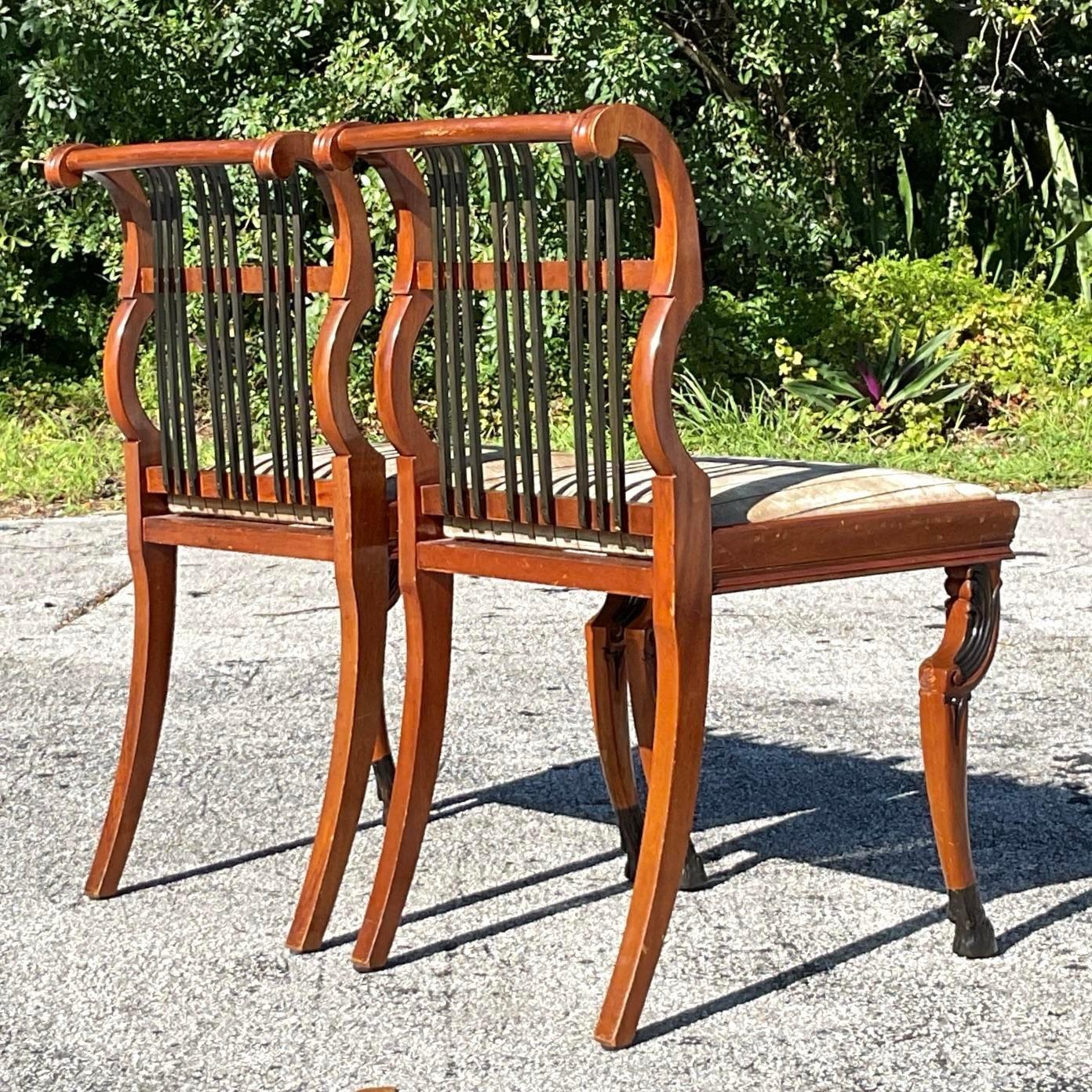 Sedie Regency con schienale a voluta d'epoca - una coppia in vendita 2