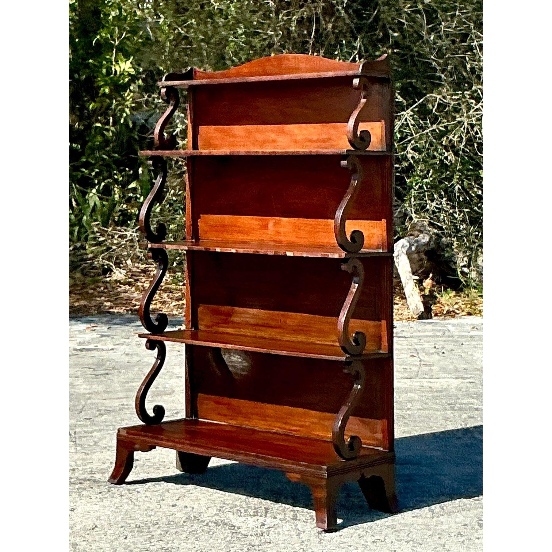 XX secolo Etagere aperta con rotolo di pergamena Regency d'epoca in vendita