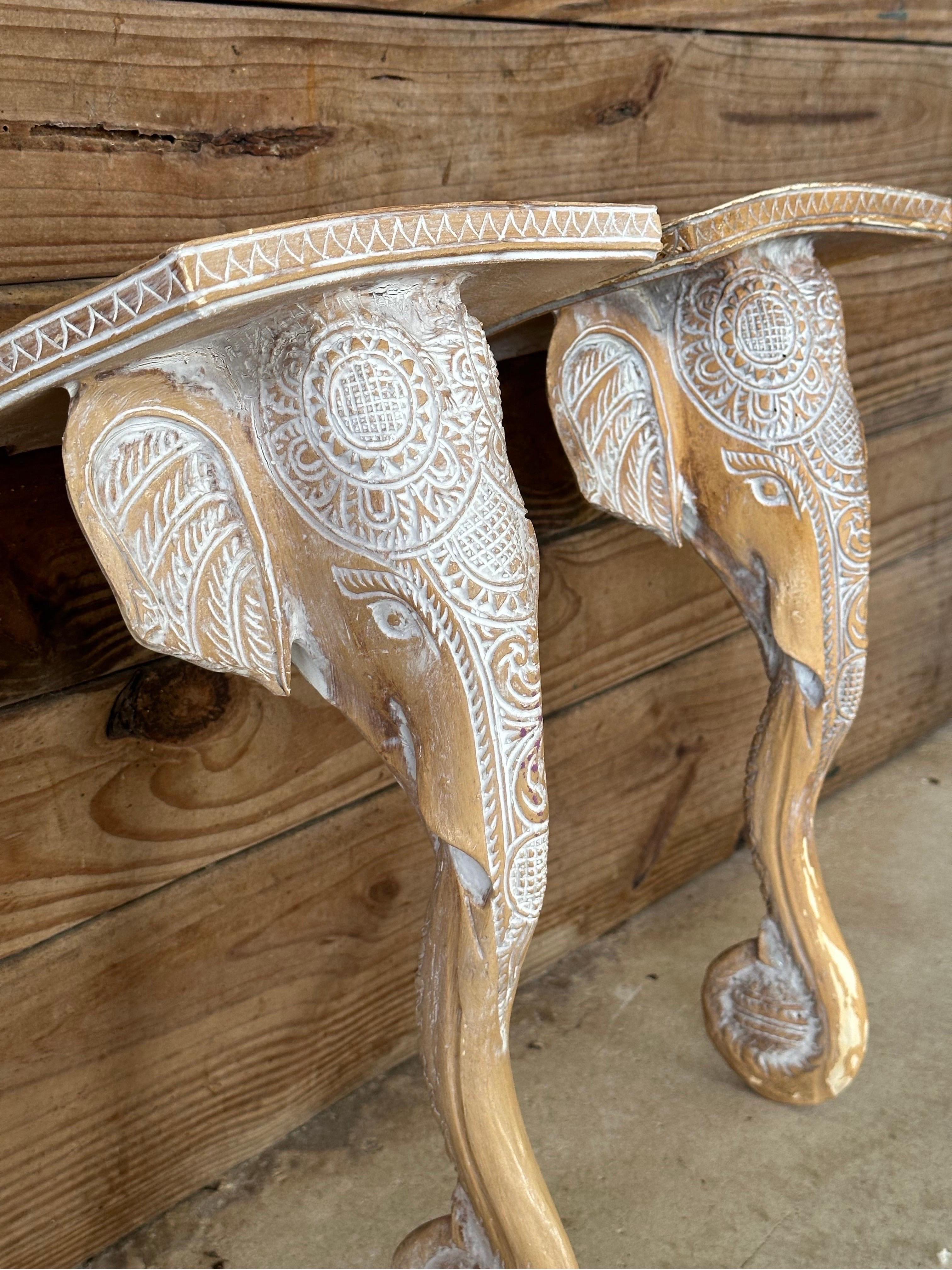 Skulpturale Regency-Wandhalterungen aus geschnitztem Elefantenholz im Regency-Stil im Angebot 4