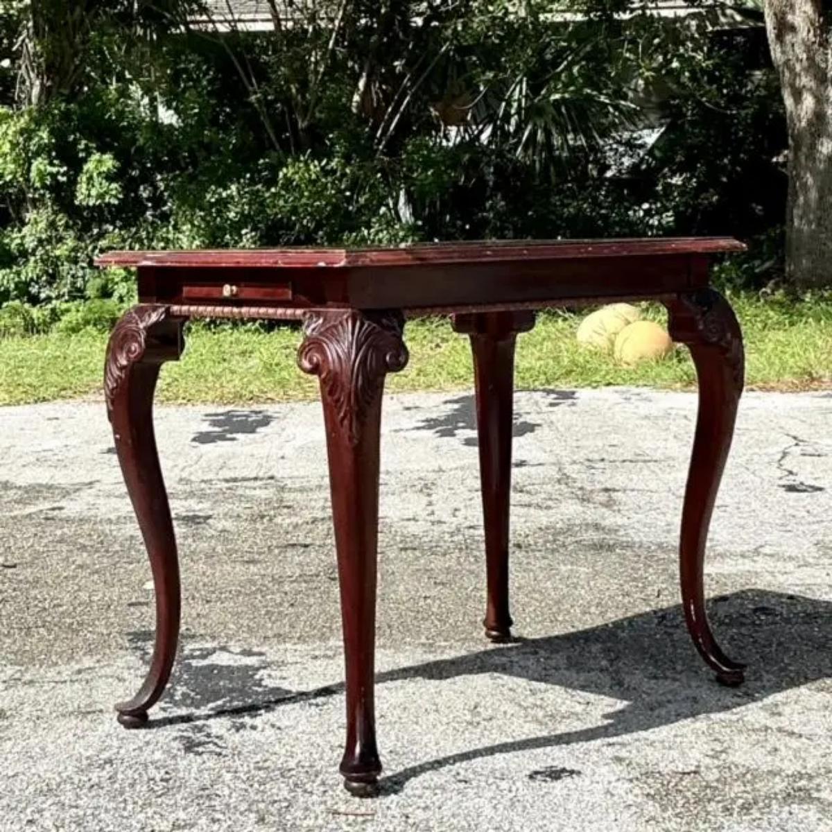 20ième siècle Table d'appoint Vintage Regency en vente