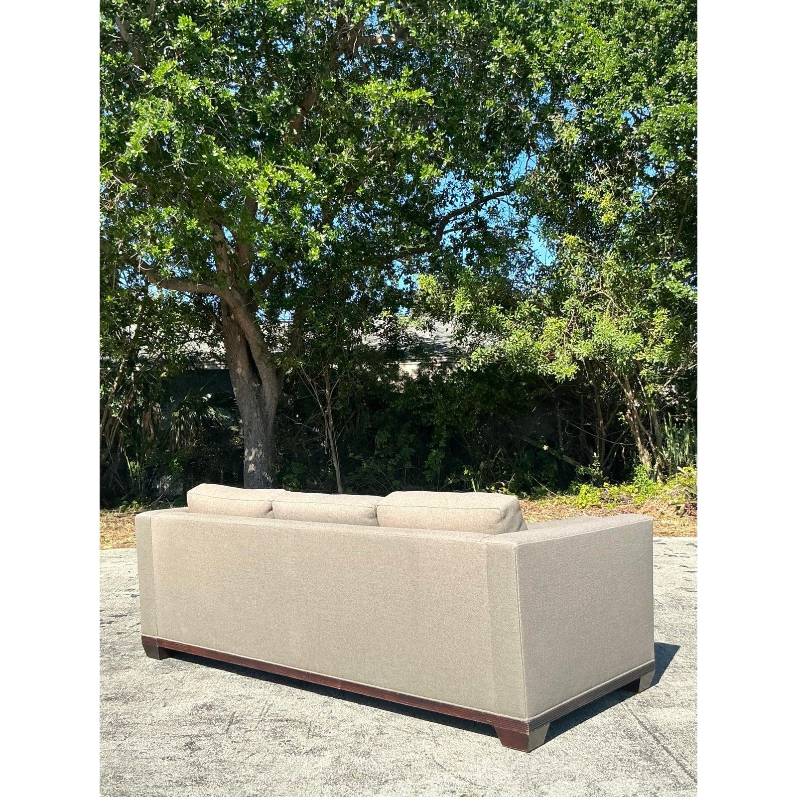 Mid-Century Modern Sofa Regency d'après Barbara Berry pour Baker en vente
