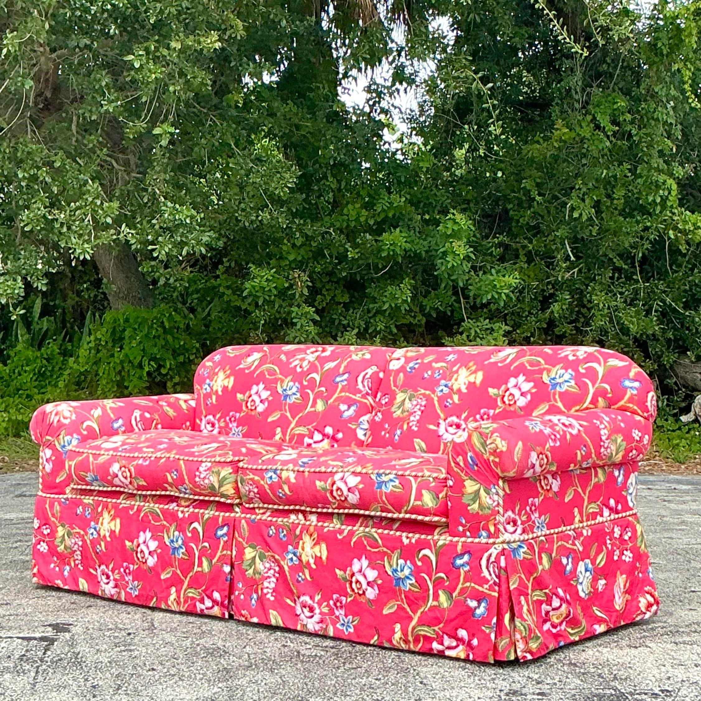 Sofá de época en tapicería Brunschwig & Fils 