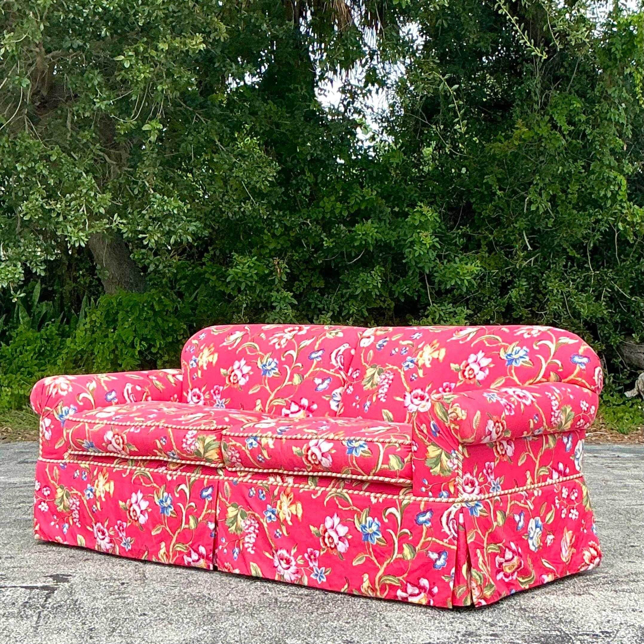 Sofá de época en tapicería Brunschwig & Fils 