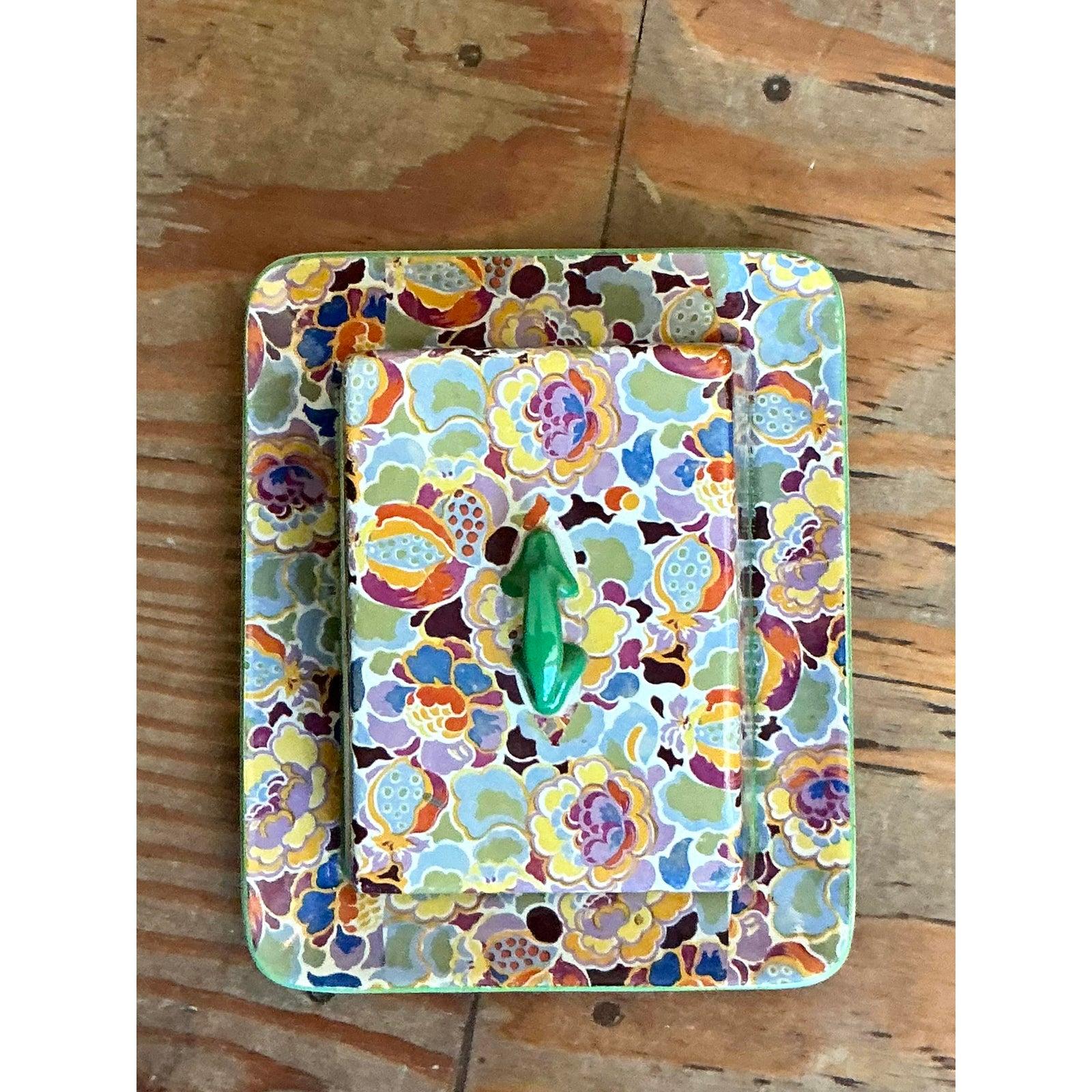 Vintage Regency SoHo Pottery Käsetablett mit Deckel (Britisch) im Angebot