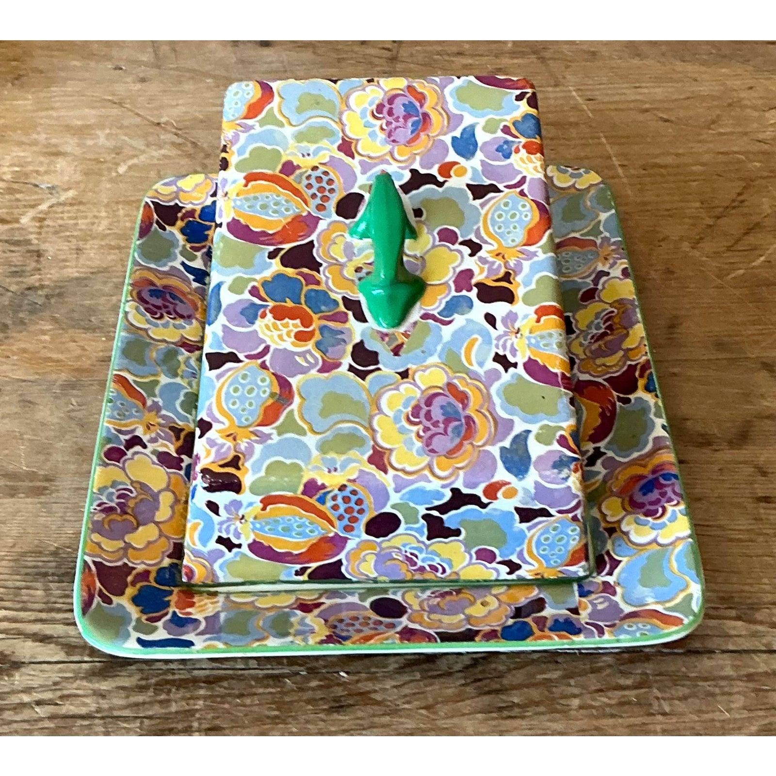 Vintage Regency SoHo Pottery Käsetablett mit Deckel im Zustand „Gut“ im Angebot in West Palm Beach, FL