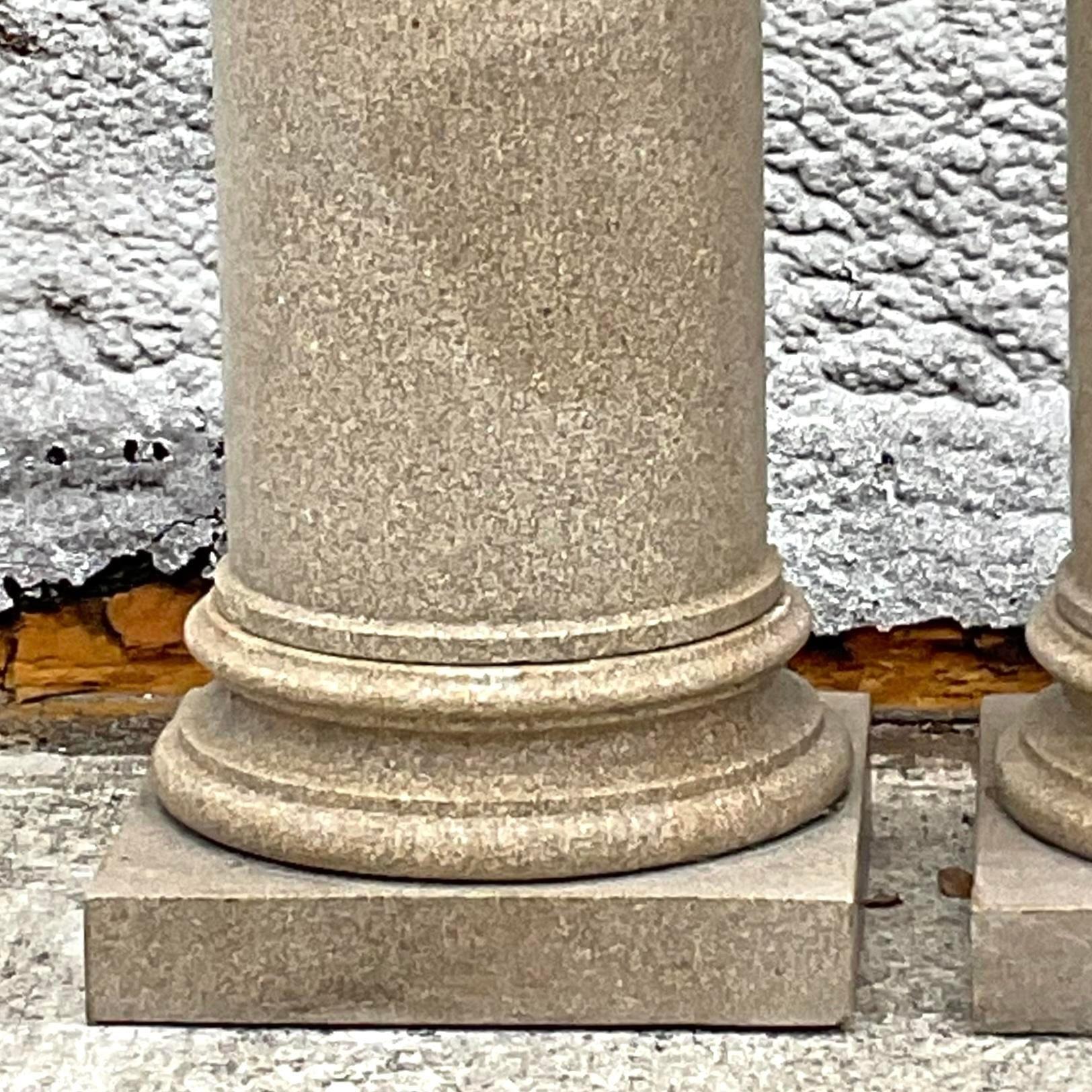 Américain Paire de colonnes Vintage Regency en granit massif en vente