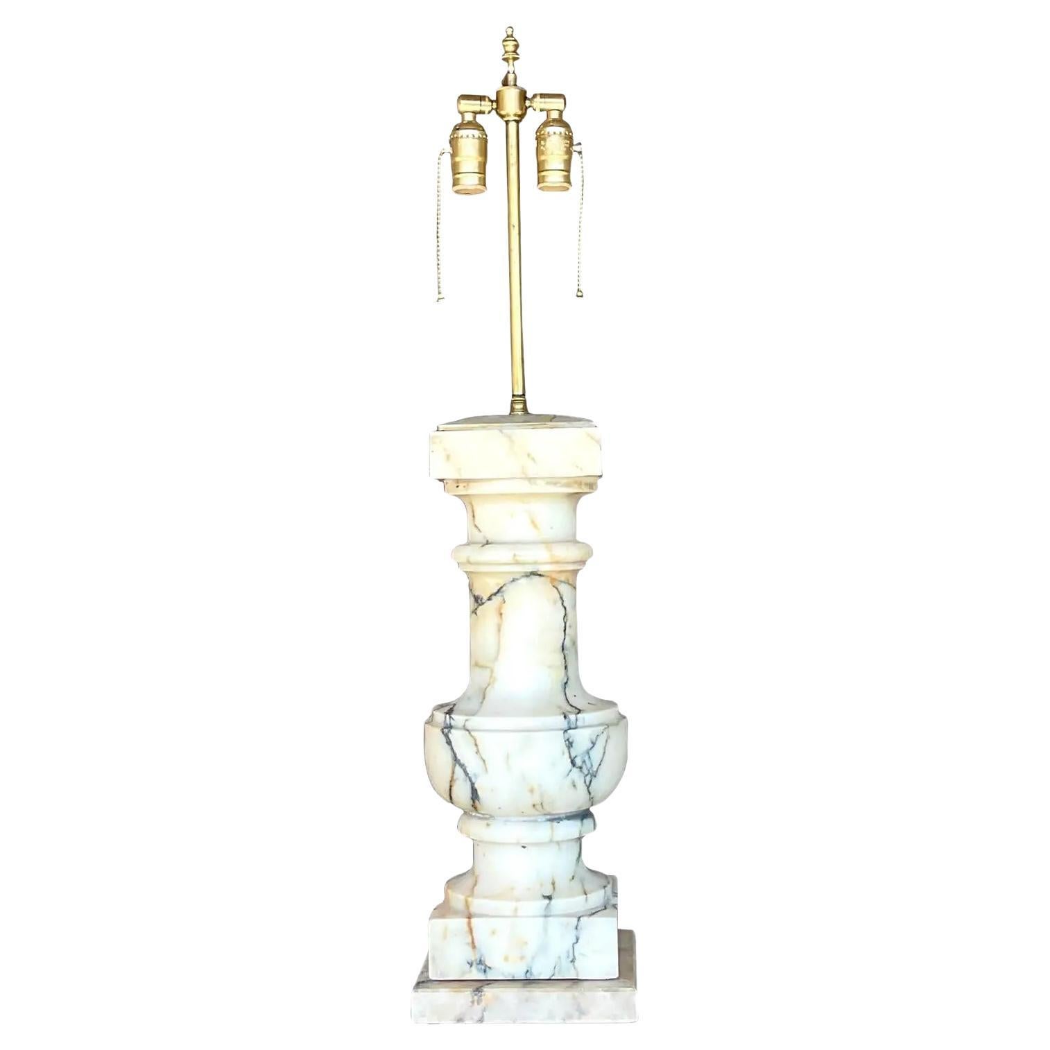 Lampe balustrade en marbre massif de style Régence vintage