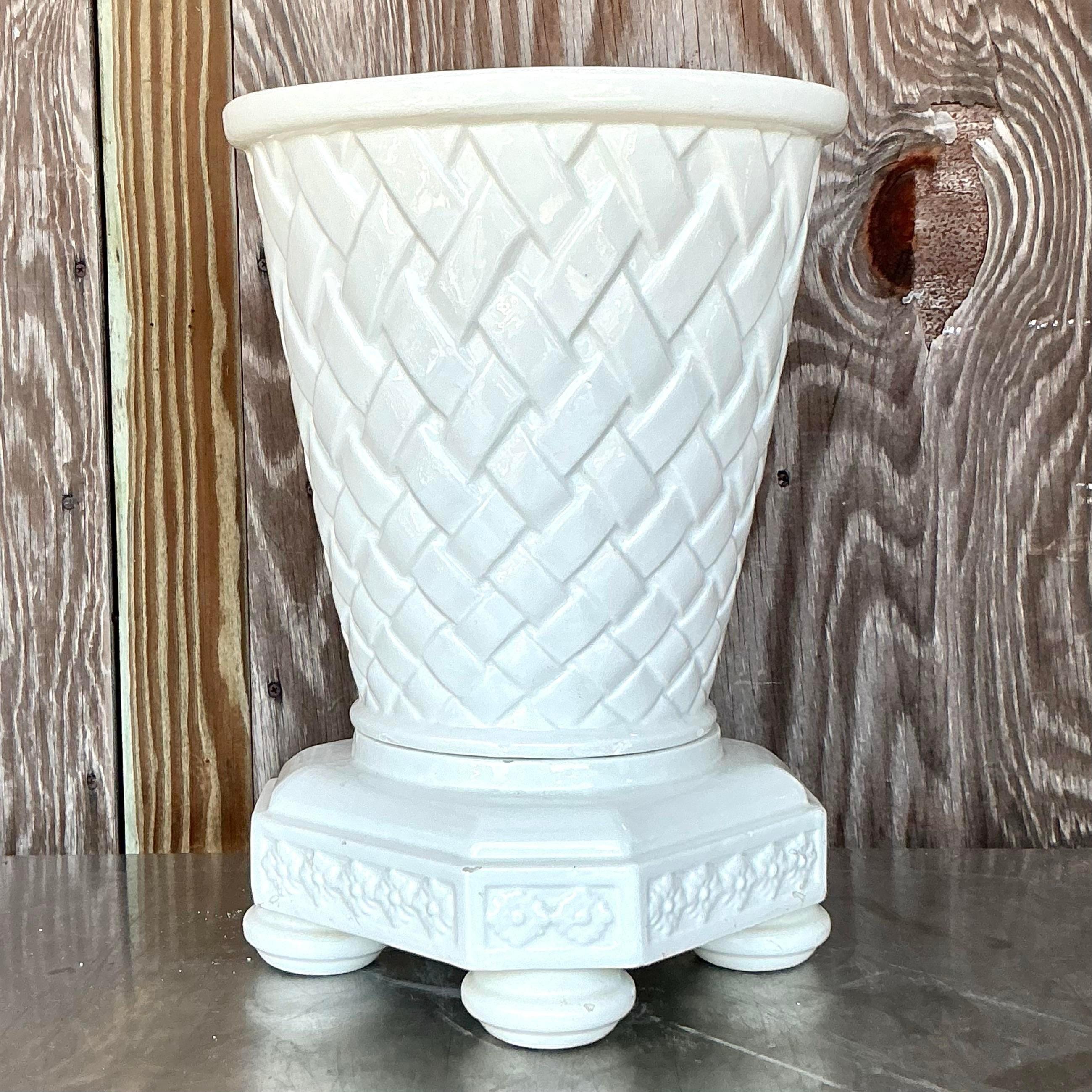 20ième siècle Jardinière à treillis en céramique émaillée espagnole Regency vintage en vente