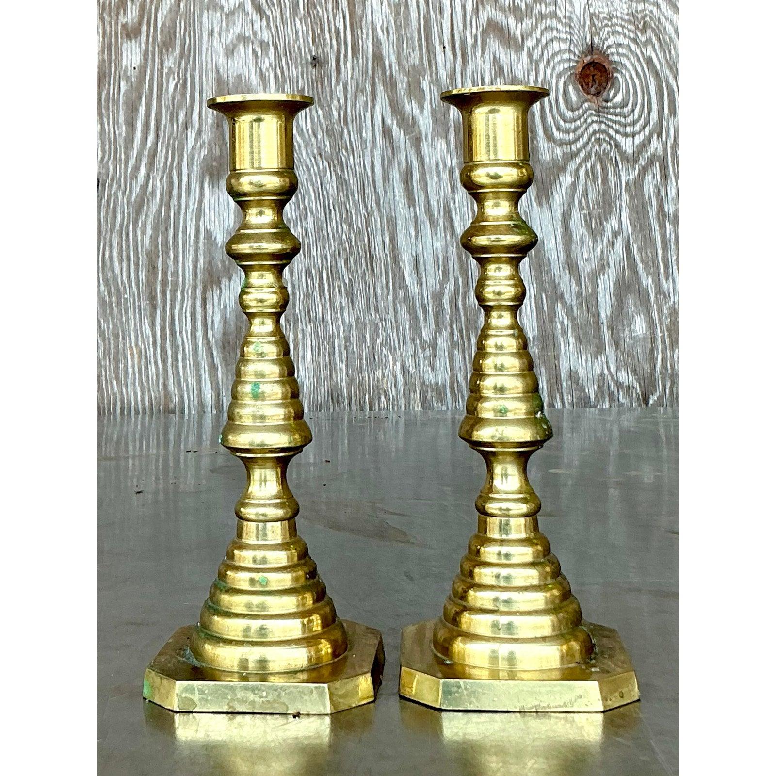 Pareja de candelabros de latón apilados de la época de la Regencia en Bueno estado para la venta en West Palm Beach, FL