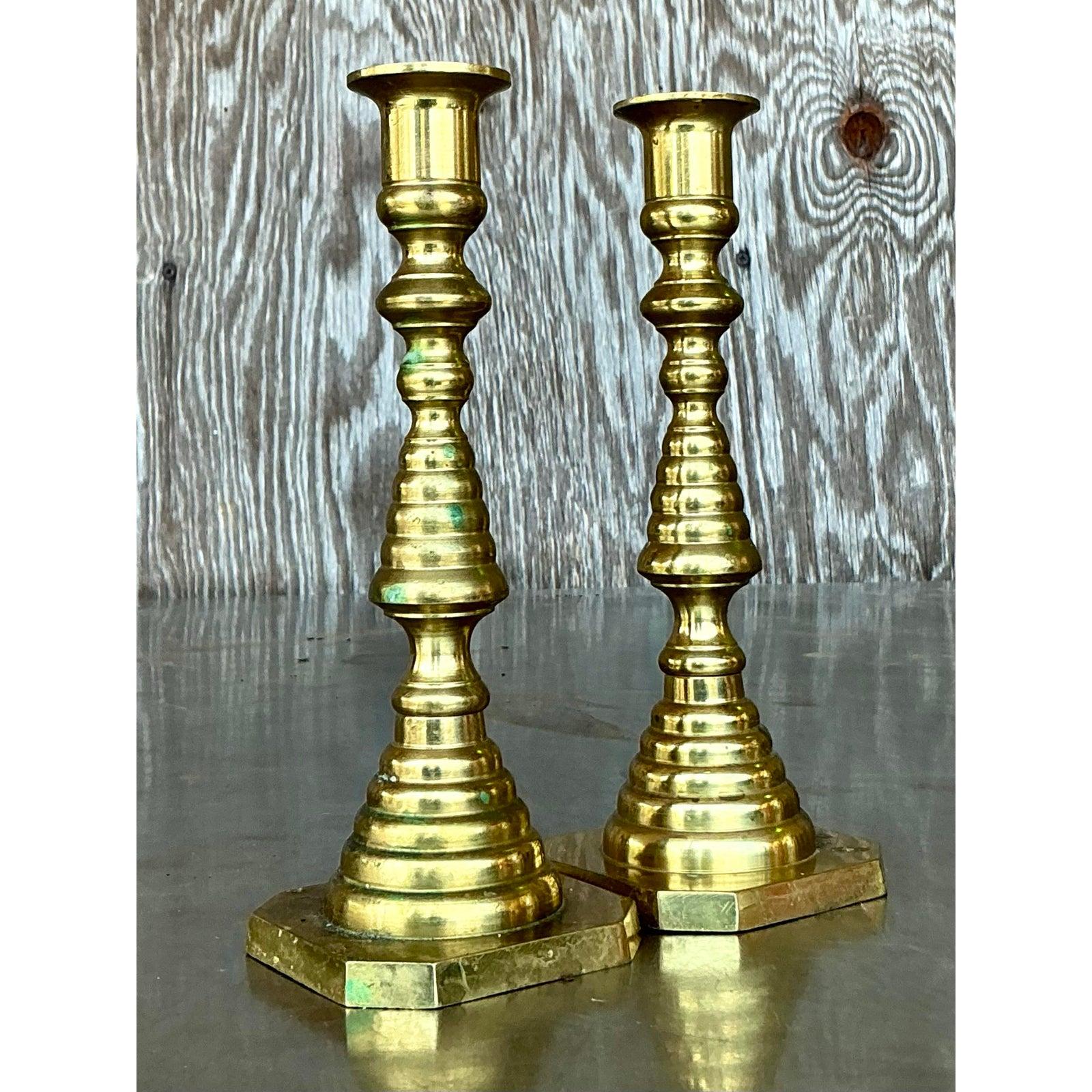 Pareja de candelabros de latón apilados de la época de la Regencia Latón en venta