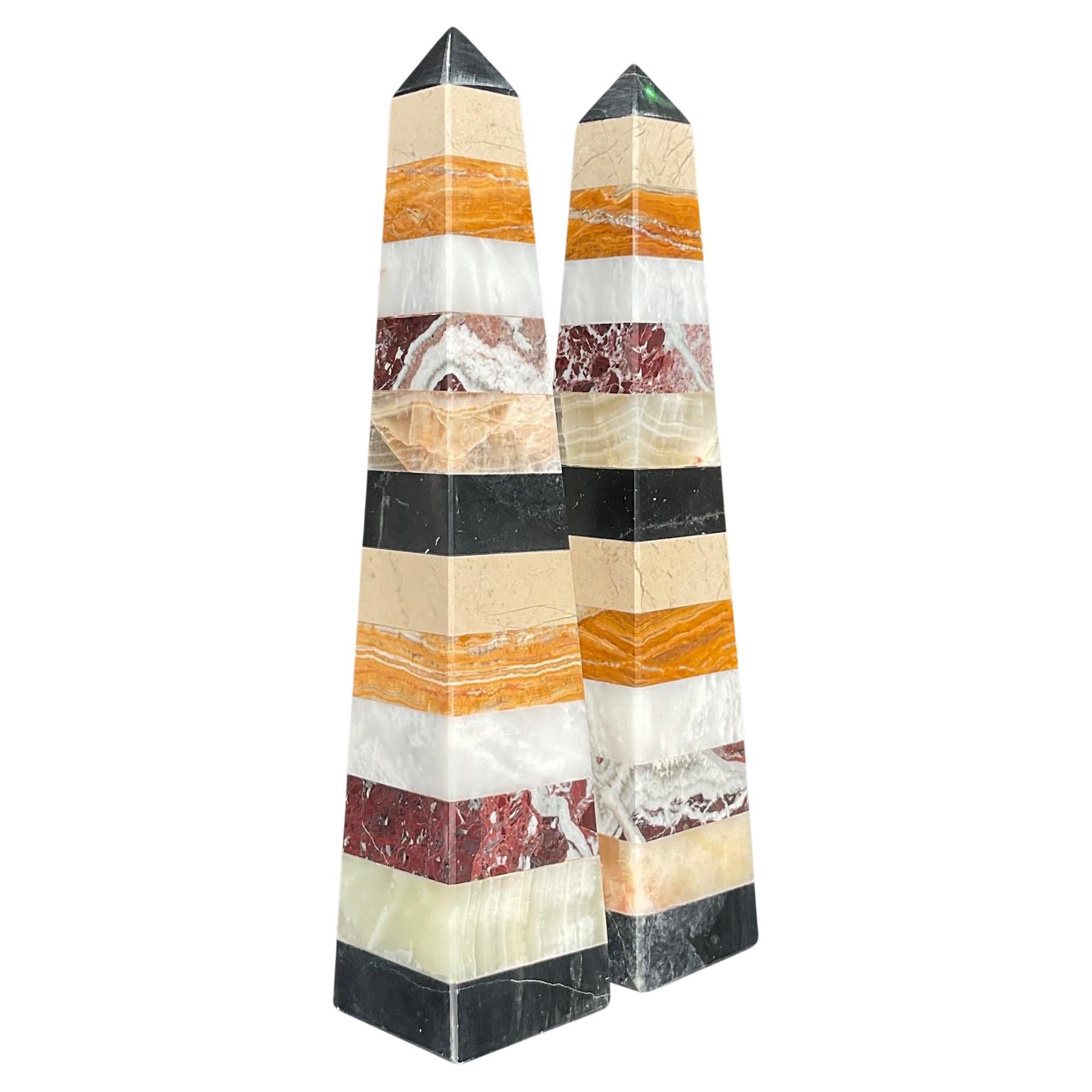 Vintage Regency Stacked Stone Obelisks - a Pair en vente