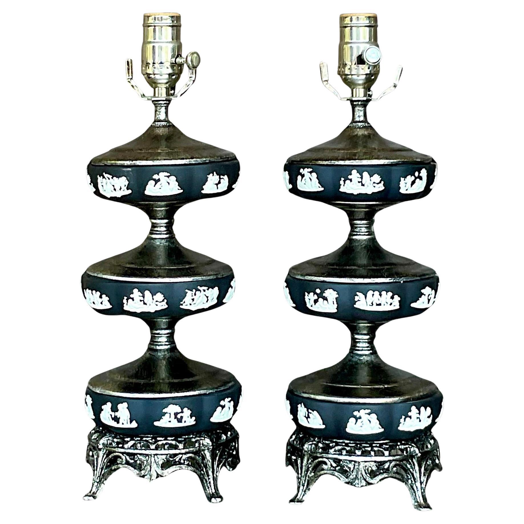 Paire de lampes de table empilées Regency vintage d'après Wedgwood en vente