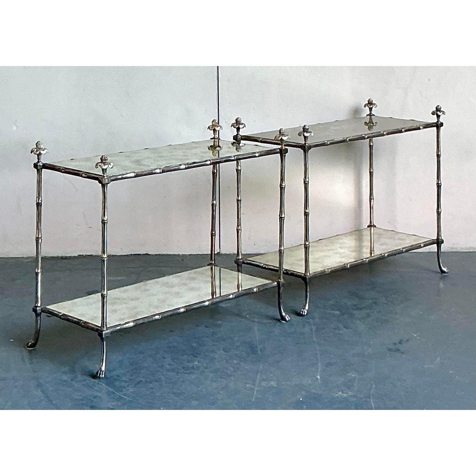 XX secolo Tavolini d'argento d'epoca Regency dopo la Maison Bagues - Set di 2 in vendita