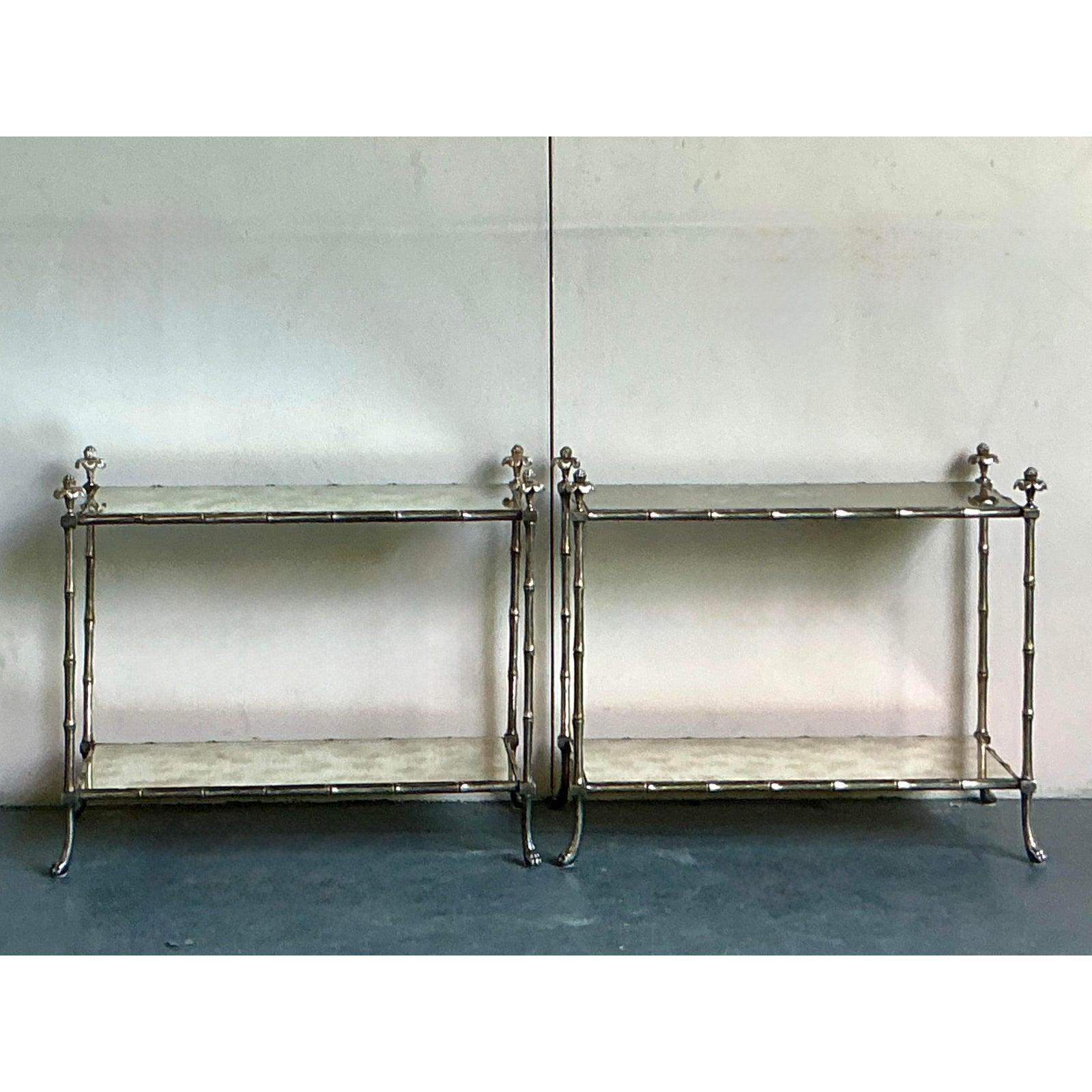 Placcato argento Tavolini d'argento d'epoca Regency dopo la Maison Bagues - Set di 2 in vendita