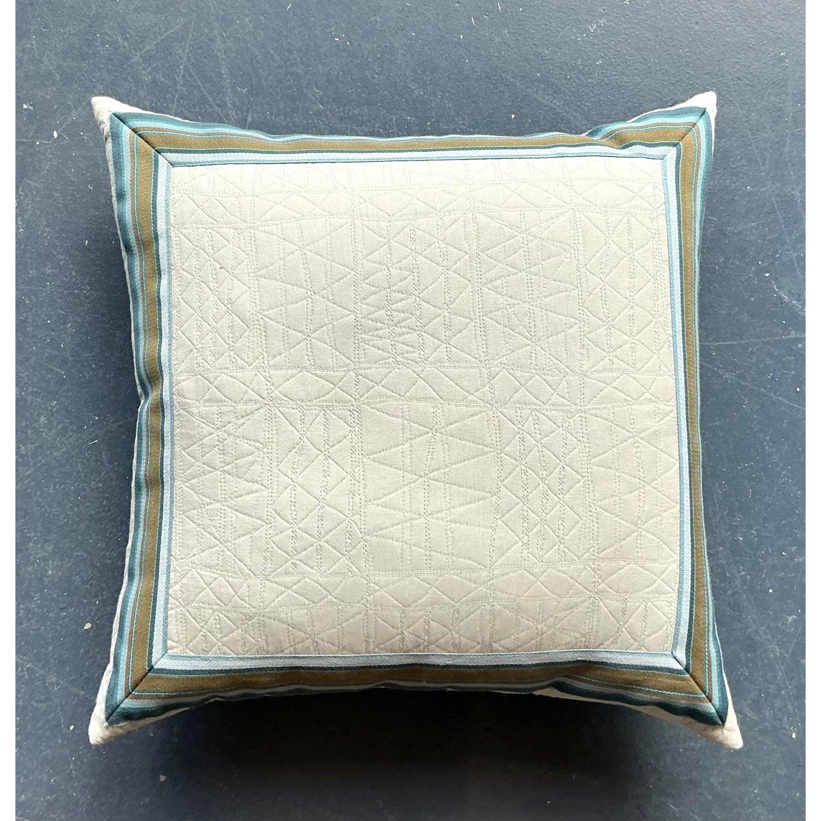 Américain Vintage Regency Striped Throw Pillow en vente