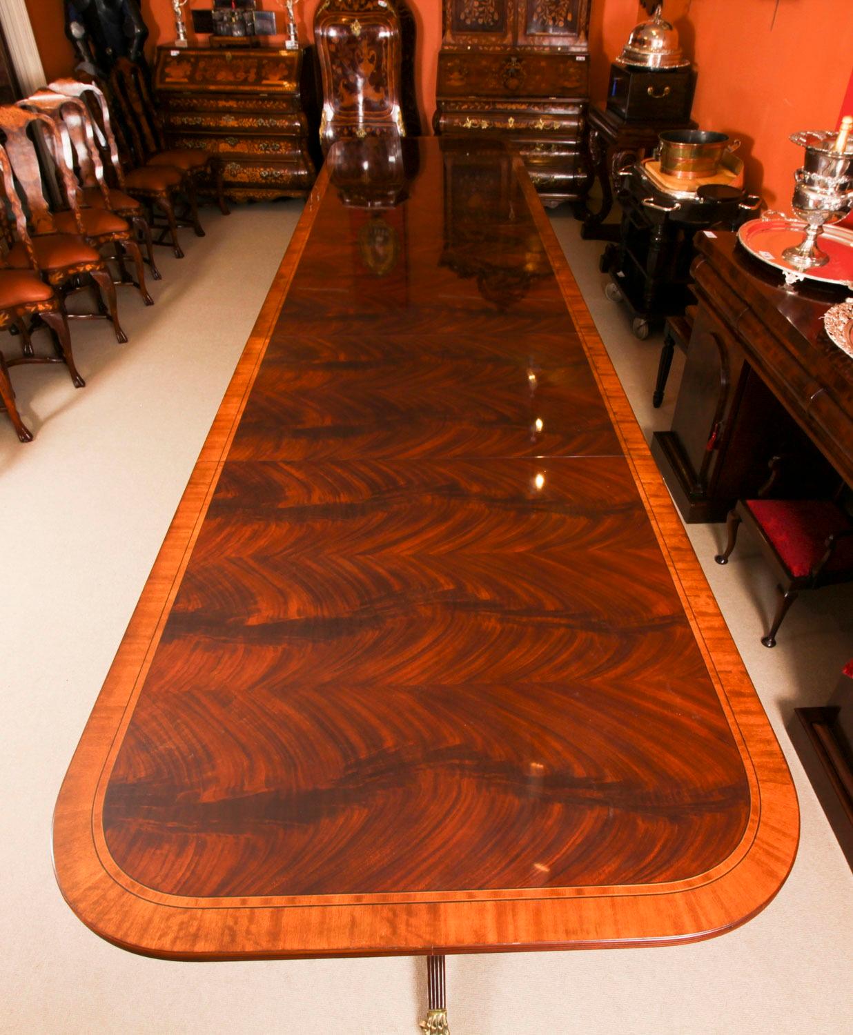 Vintage Regency Style Dining Table & 18 Chairs Flame Mahogany 20th Century 1