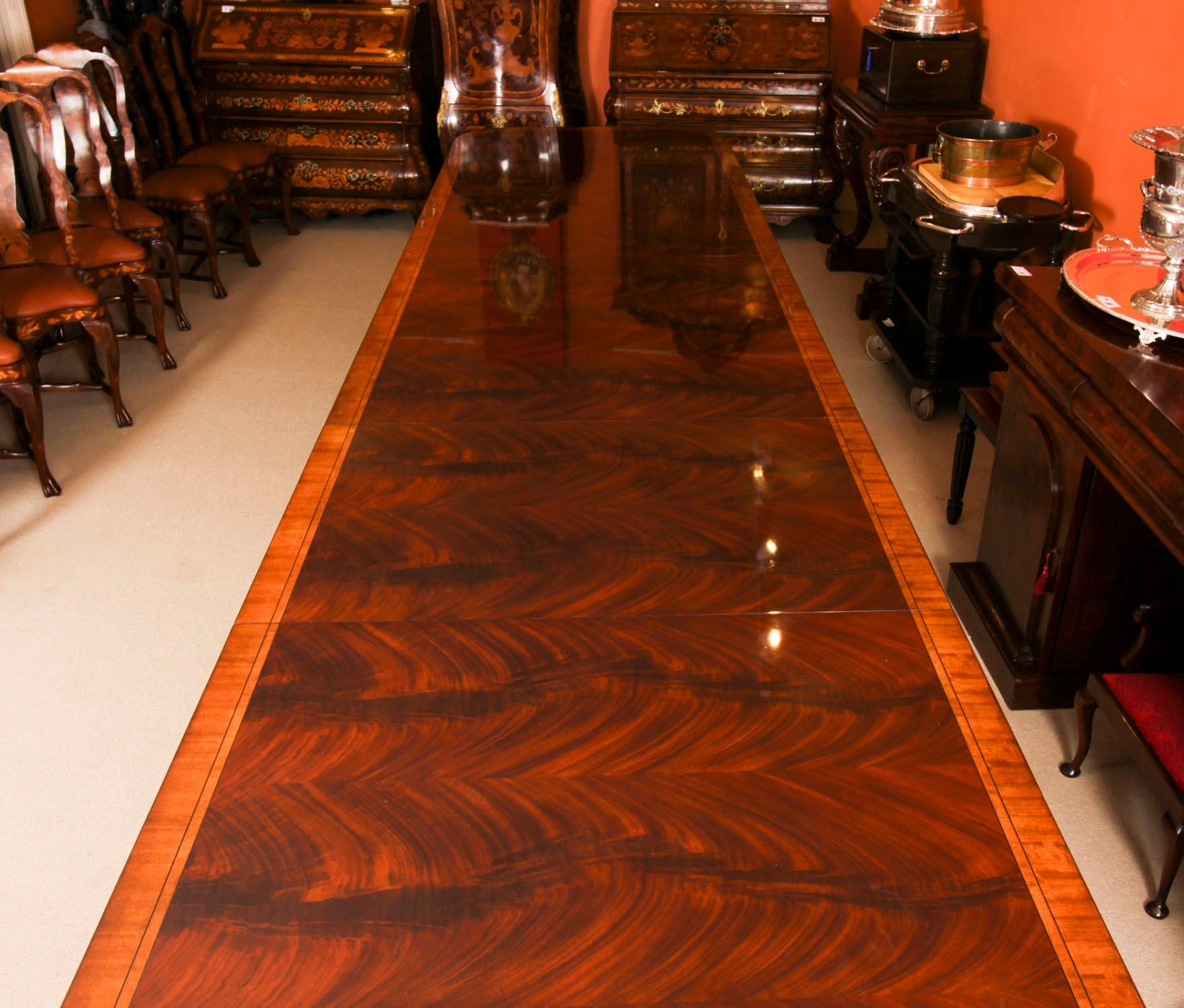 Vintage Regency Style Dining Table & 18 Chairs Flame Mahogany 20th Century 2