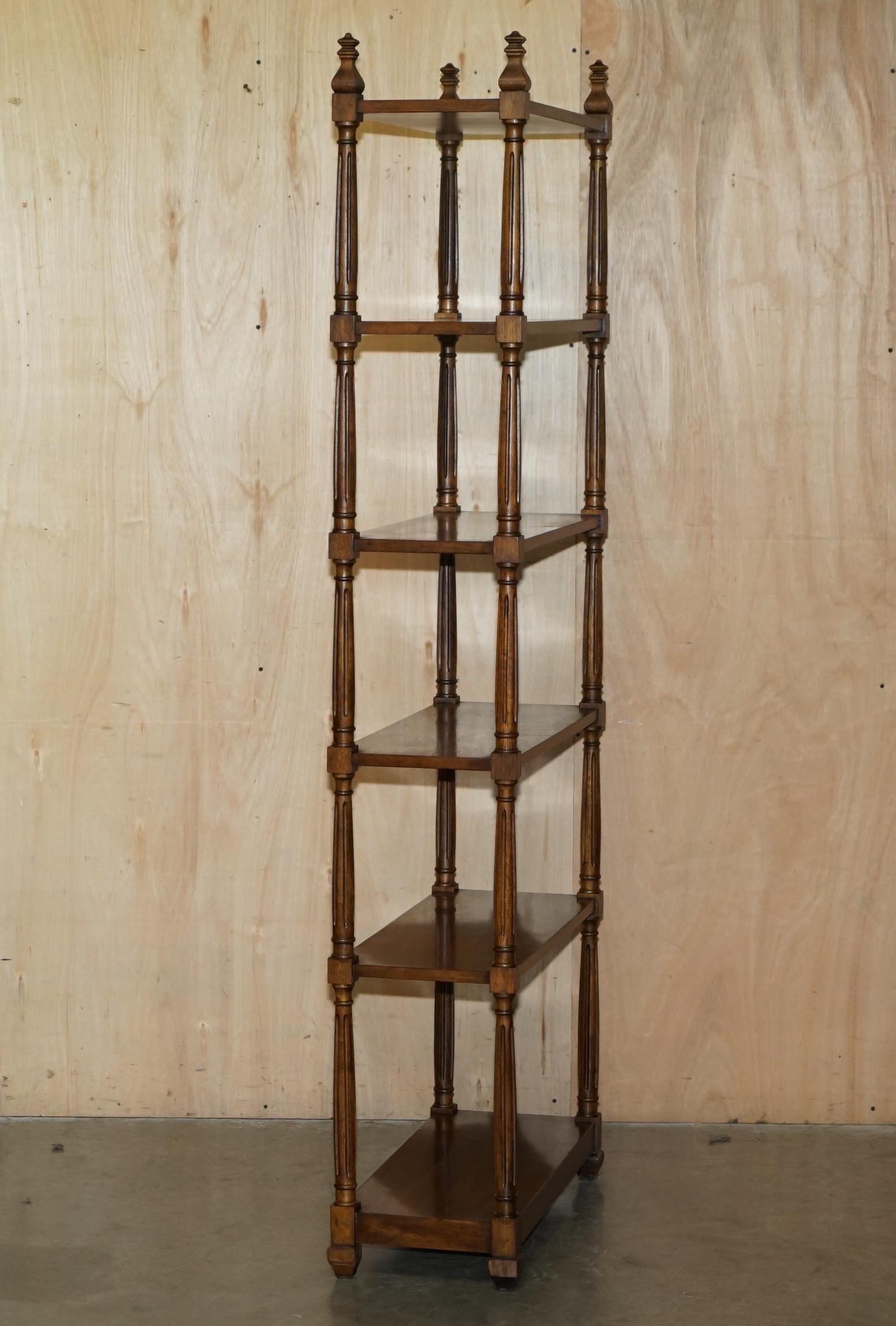 LIBRERIA IN LEGNO DUREVOLE FIAMMATO IN STILE REGENNALE D'EPOCA alta 198 cm. in vendita 2