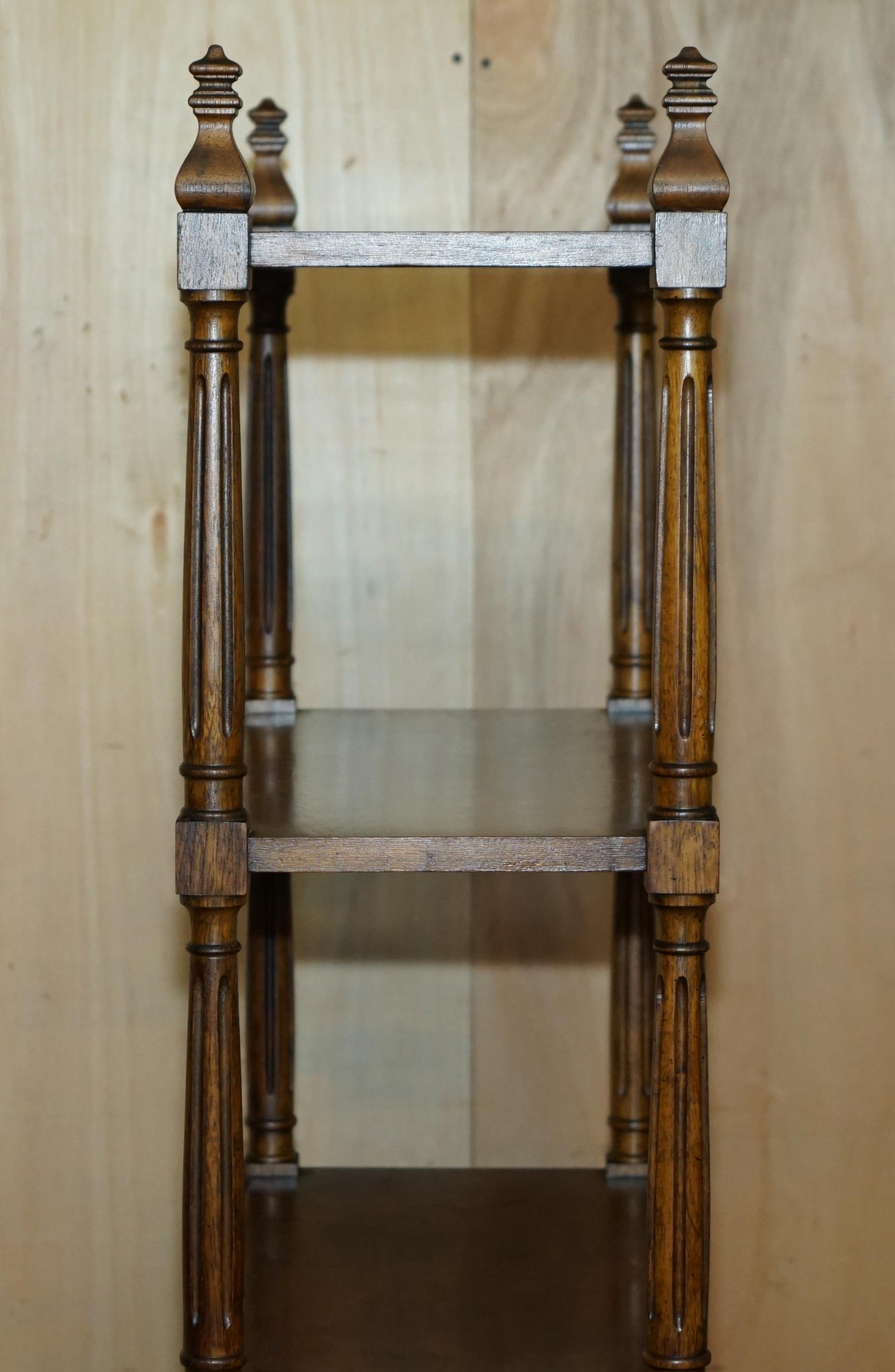 LIBRERIA IN LEGNO DUREVOLE FIAMMATO IN STILE REGENNALE D'EPOCA alta 198 cm. in vendita 3