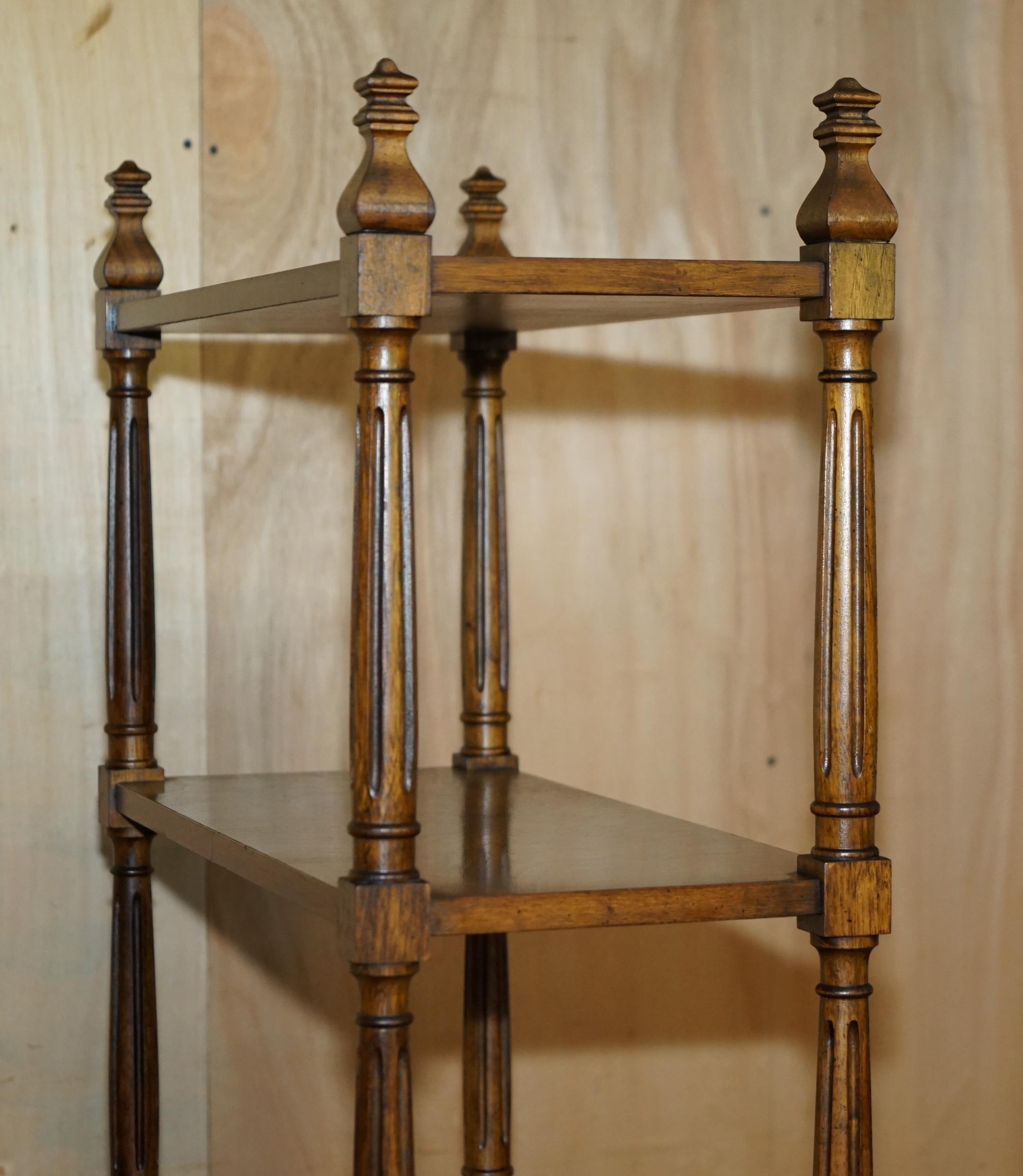 LIBRERIA IN LEGNO DUREVOLE FIAMMATO IN STILE REGENNALE D'EPOCA alta 198 cm. in vendita 4