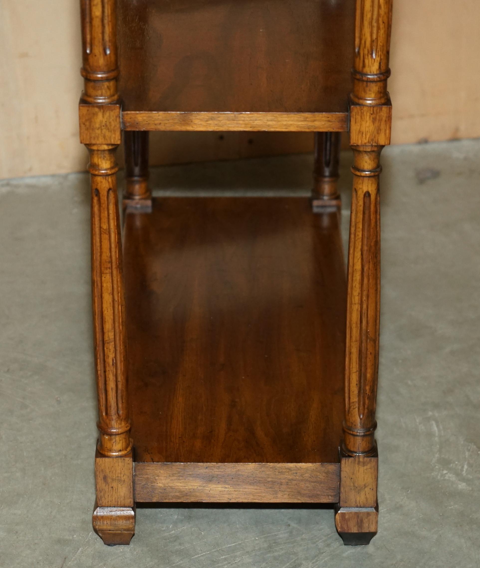 LIBRERIA IN LEGNO DUREVOLE FIAMMATO IN STILE REGENNALE D'EPOCA alta 198 cm. in vendita 5