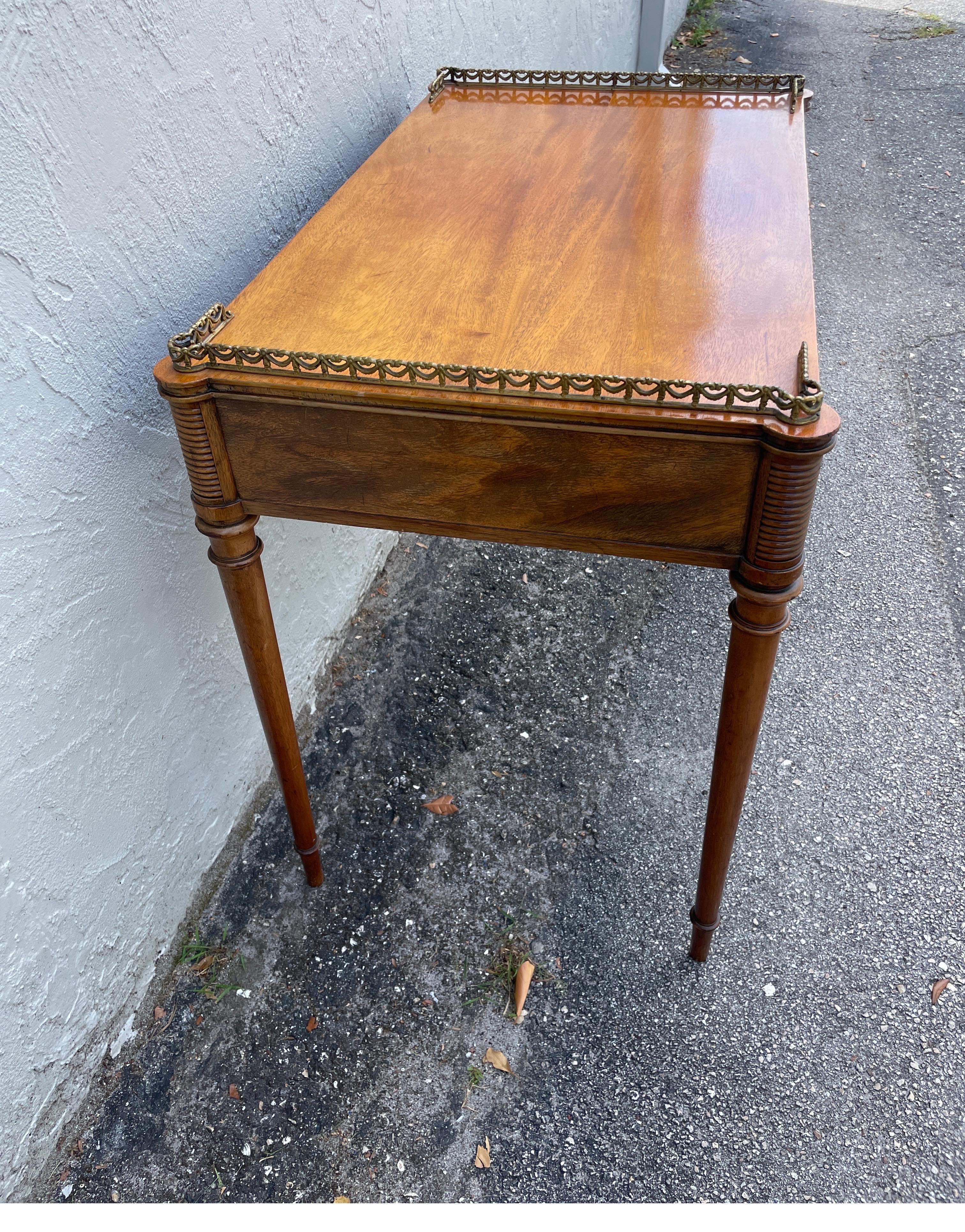 Vintage Regency Style Galleried Partners Desk / Server with Turret Corners In Good Condition For Sale In West Palm Beach, FL