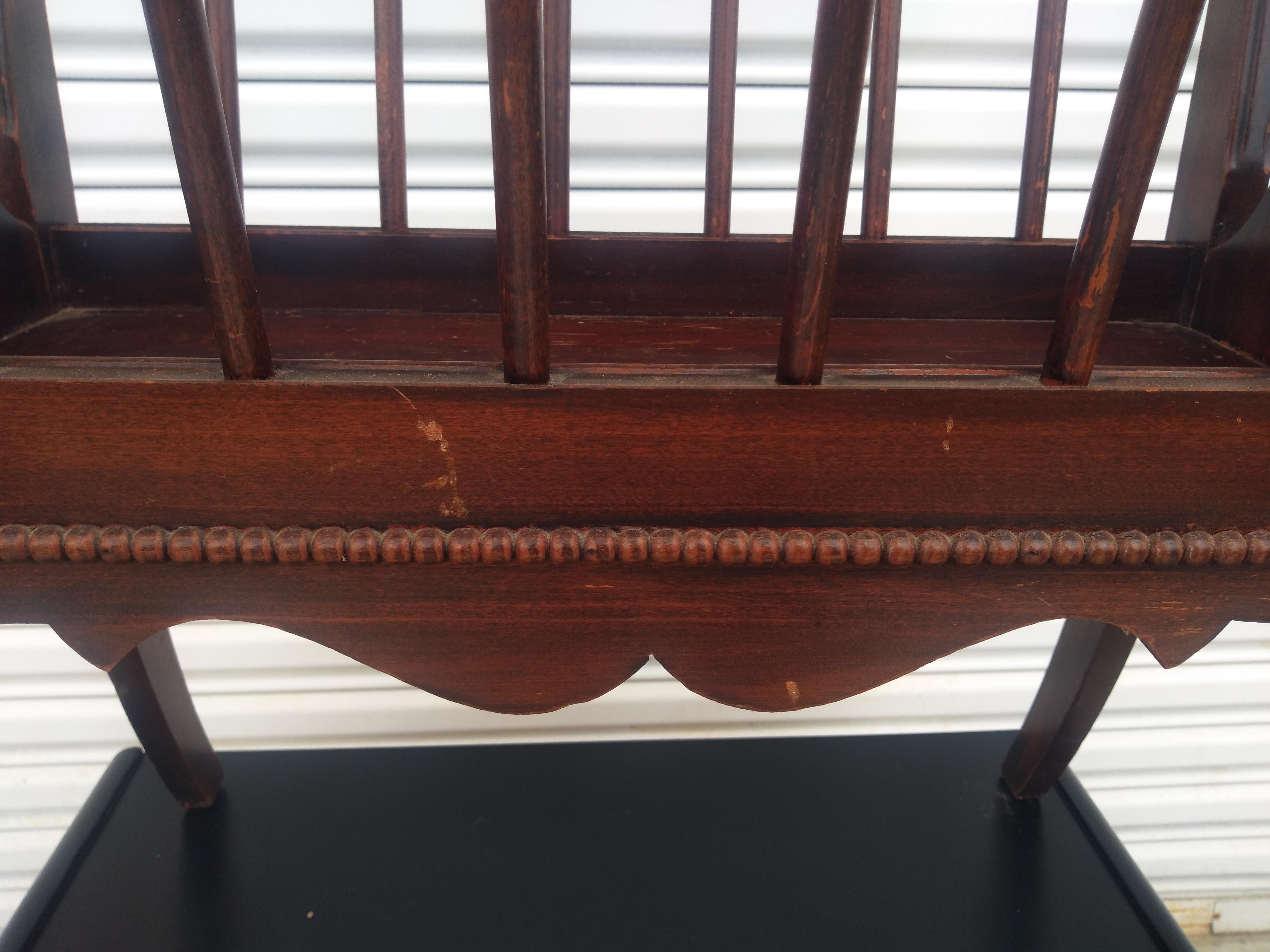 Vintage Regency Style Mahogany Magazine Rack In Good Condition For Sale In Pasadena, TX