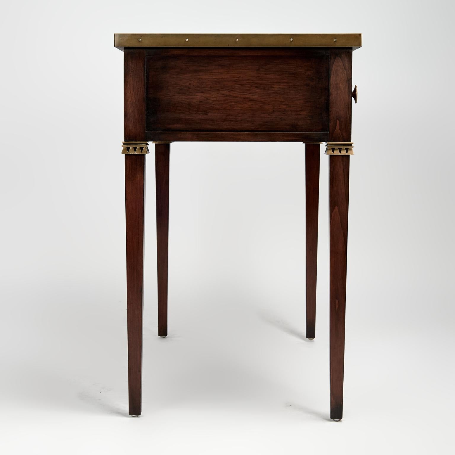Bureau vintage en bois de rose de style Régence par Baker en vente 6