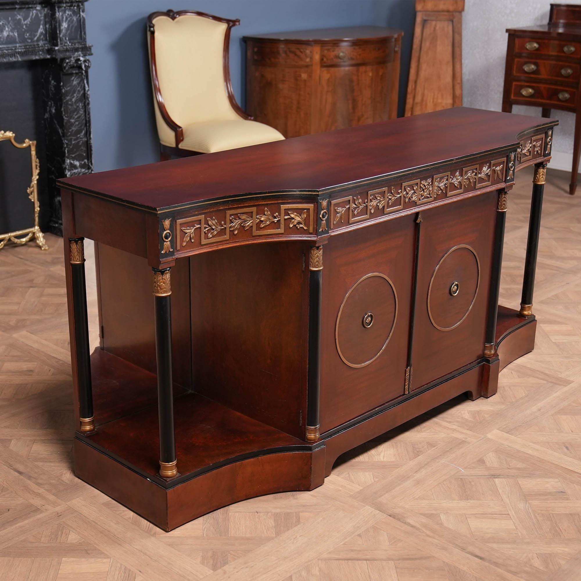 Renaissance Enfilade vintage de style Regency en vente