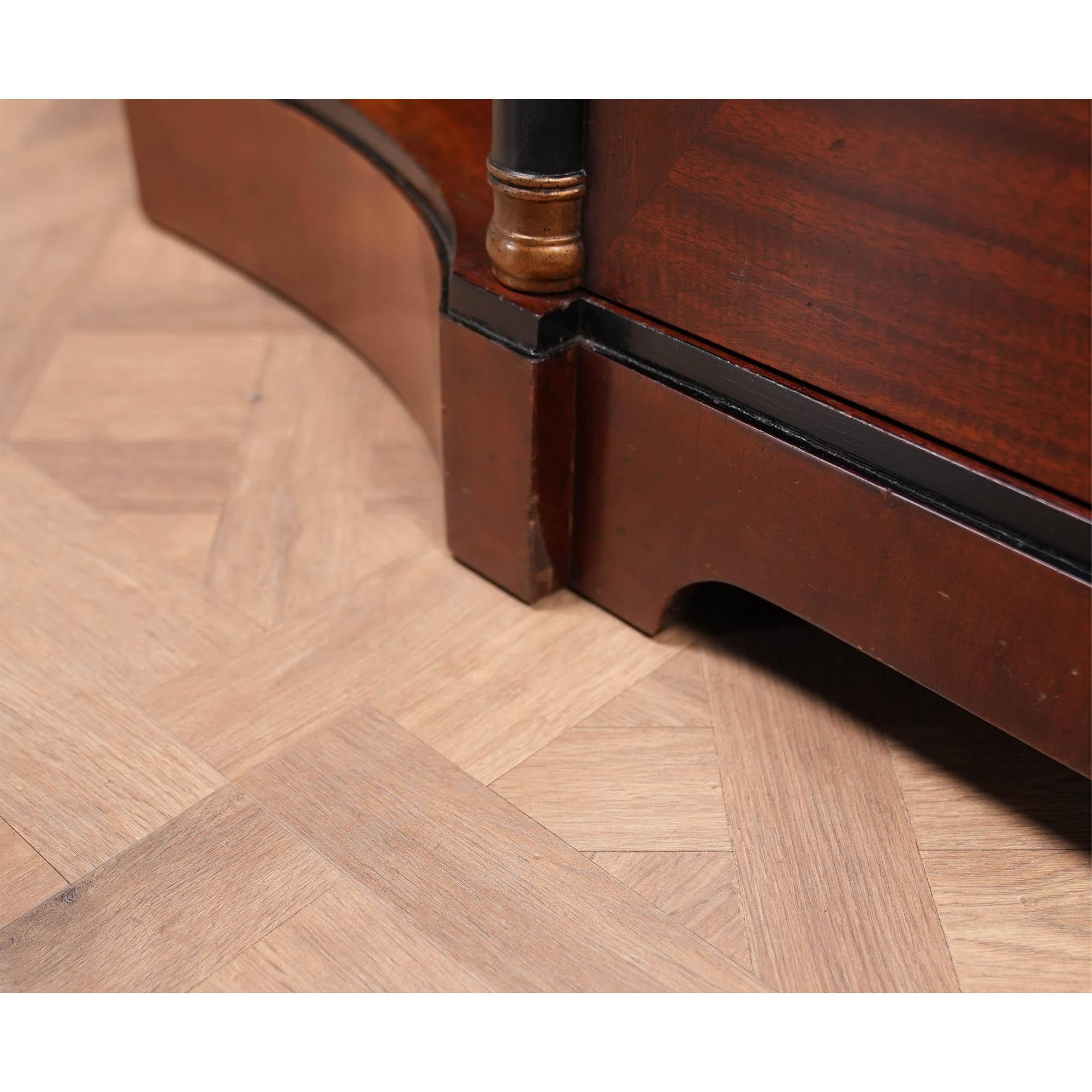 Fait main Enfilade vintage de style Regency en vente