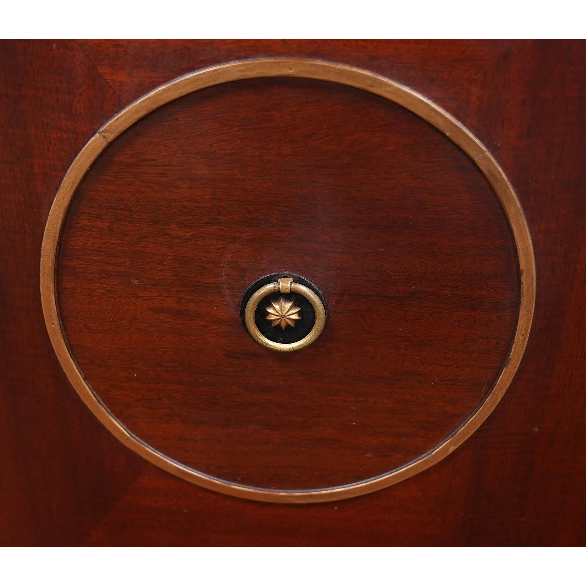 Enfilade vintage de style Regency Bon état - En vente à Annville, PA