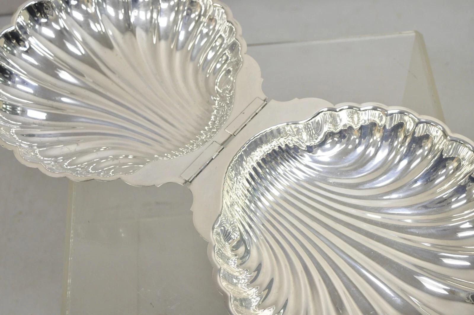 Plat de service à charnières de style Régence vintage en métal argenté en forme de coquillage de palourde en vente 1
