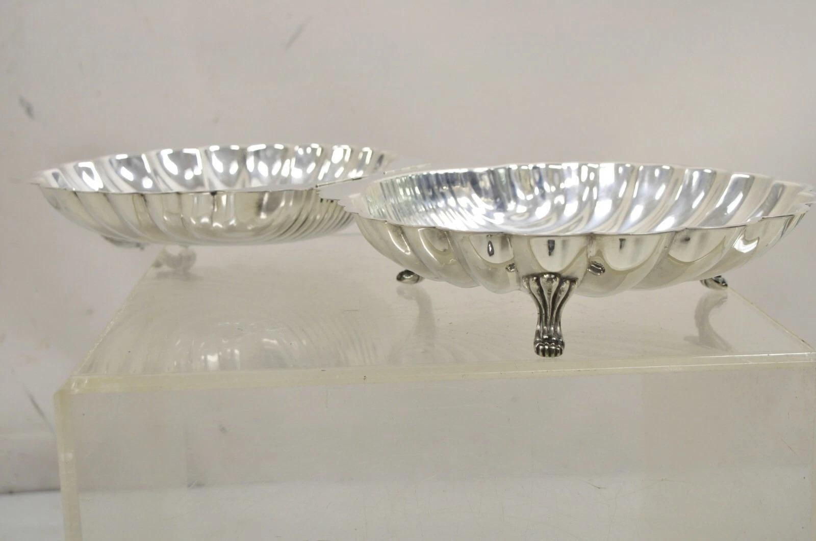 Plat de service à charnières de style Régence vintage en métal argenté en forme de coquillage de palourde en vente 2