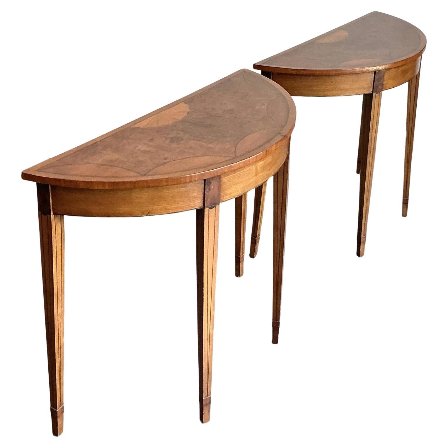 Tables Demilune Vintage Regency en Bois Brut Sunburst - Une Paire en vente