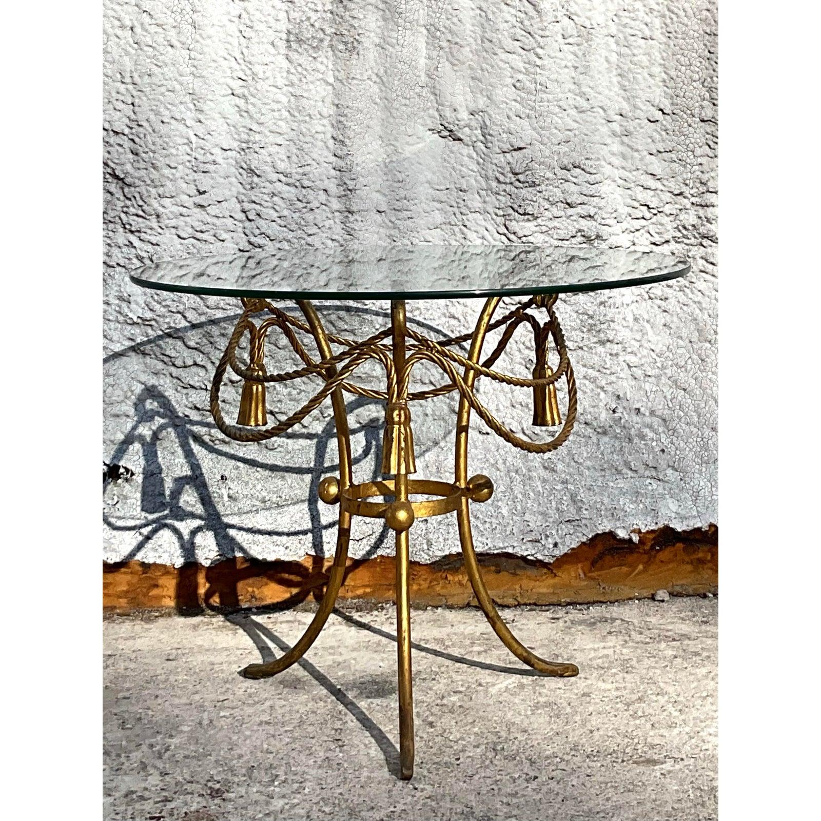 Américain Table d'appoint Vintage Regency à houppes et glands en vente