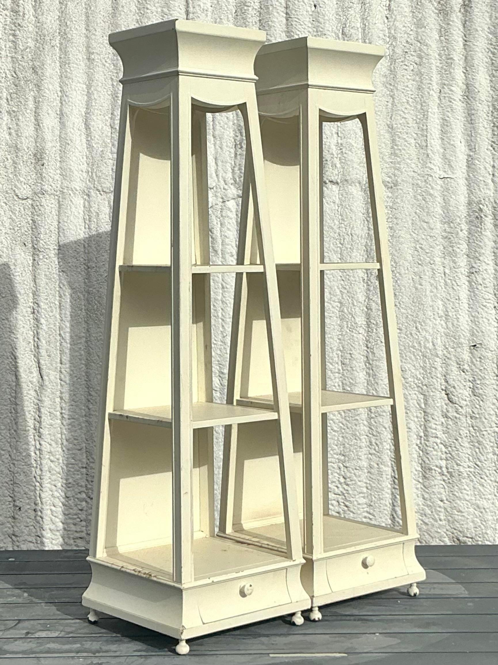 Etagere da tavolo Regency d'epoca - una coppia in vendita 5