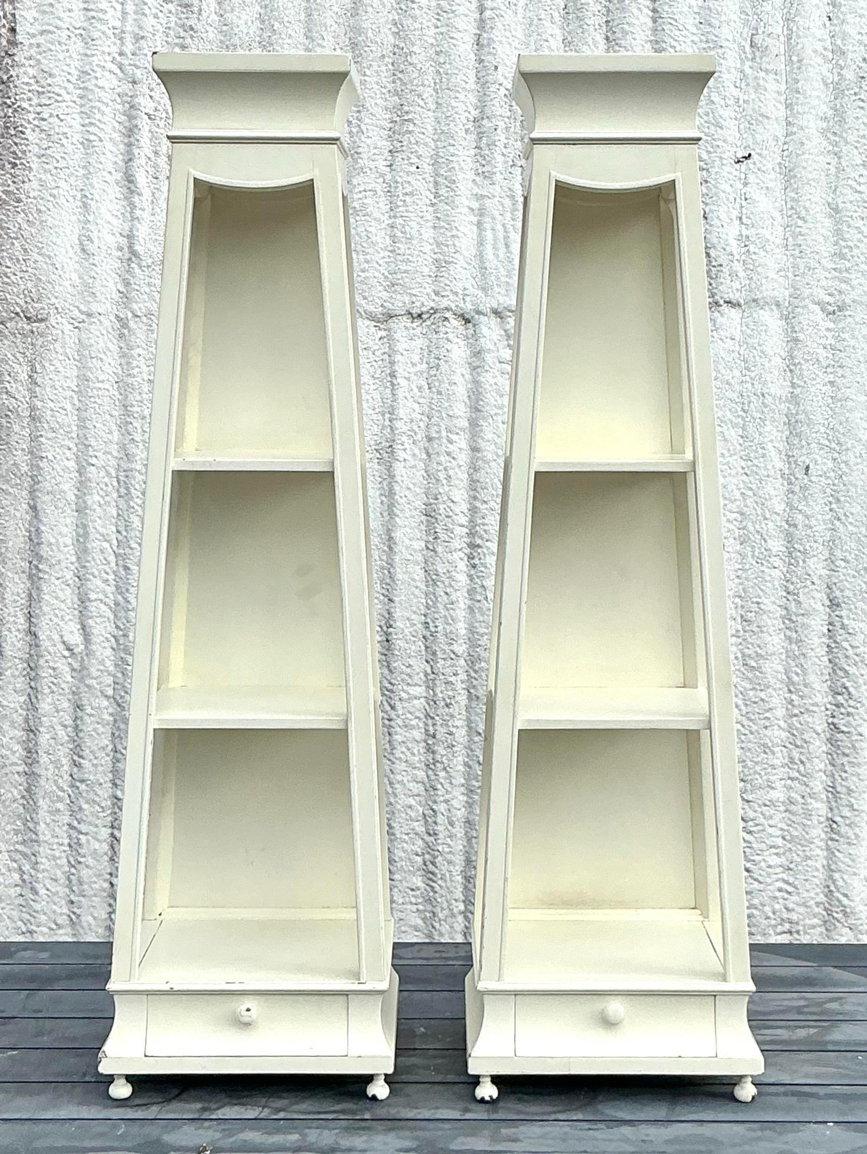 Etagere da tavolo Regency d'epoca - una coppia In condizioni buone in vendita a west palm beach, FL