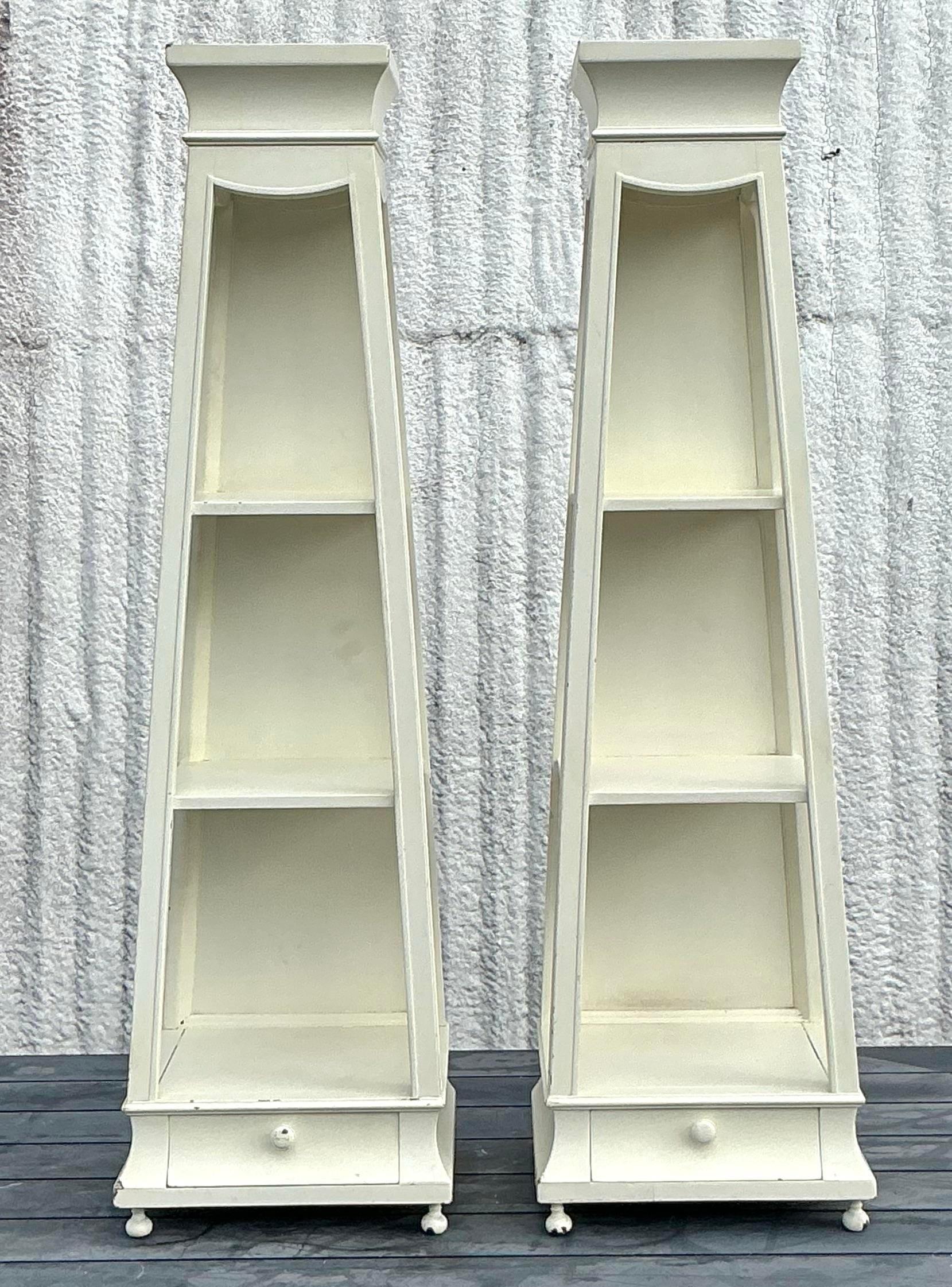 Legno Etagere da tavolo Regency d'epoca - una coppia in vendita