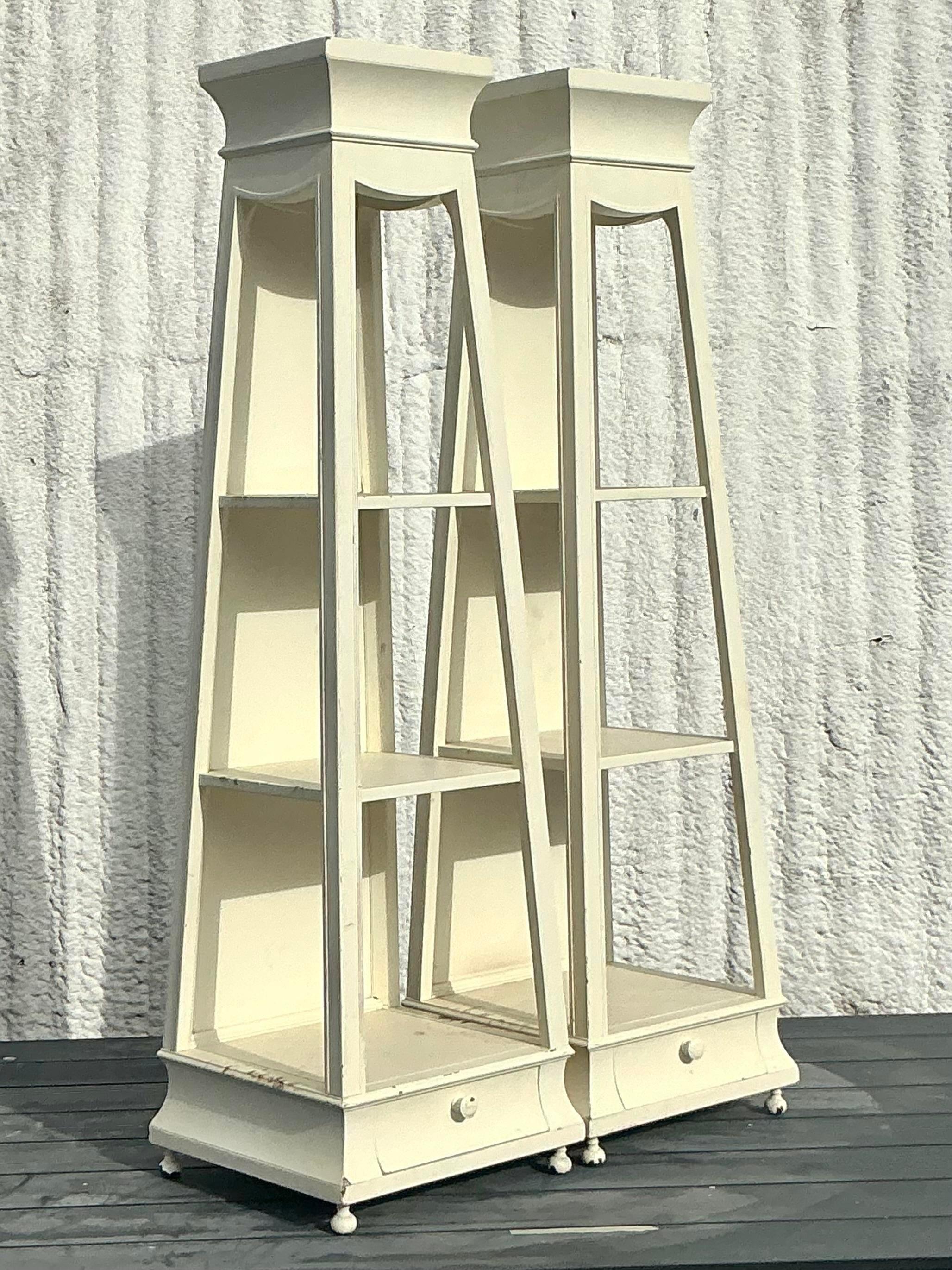 Etagere da tavolo Regency d'epoca - una coppia in vendita 1