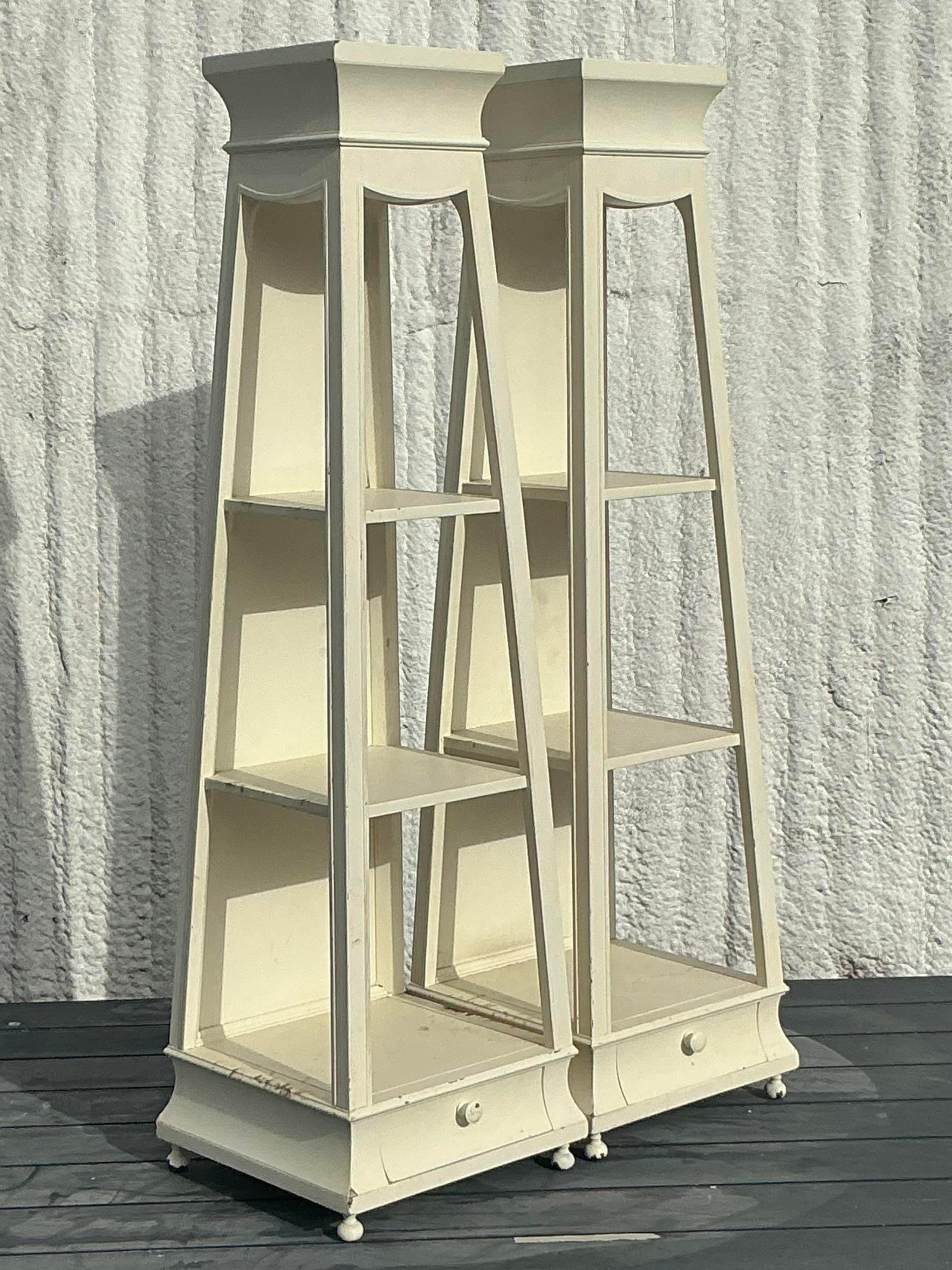 Etagere da tavolo Regency d'epoca - una coppia in vendita 3