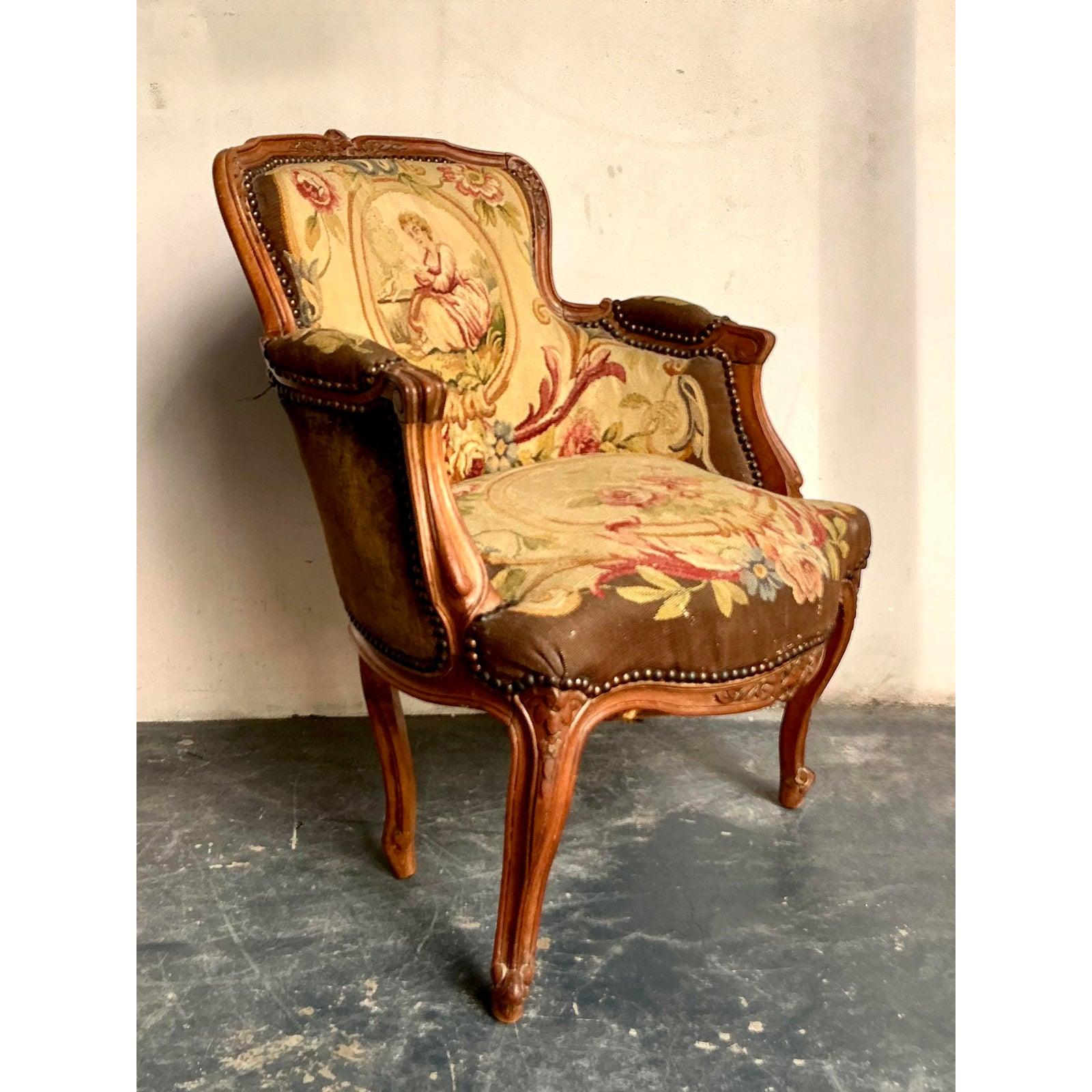 Français Chaise longue en tapisserie Vintage Regency en vente