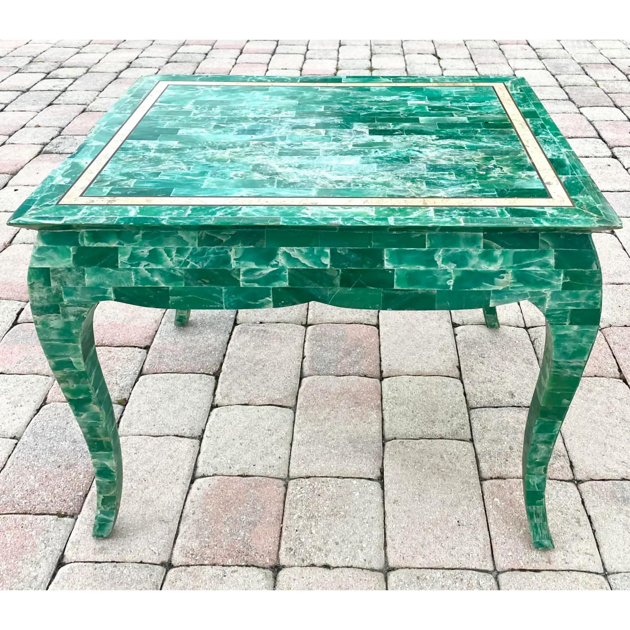 Table d'appoint Régence vintage en pierre tessellée Bon état - En vente à west palm beach, FL