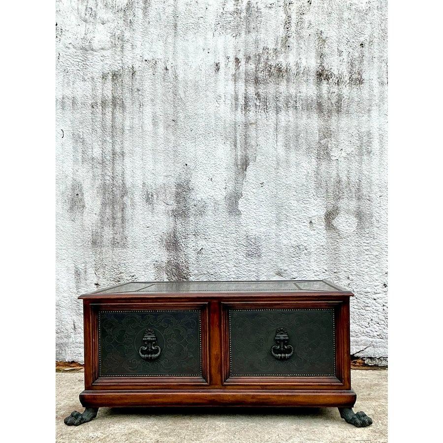 Metallo Tavolino vintage Regency Theodore Alexander con viti martellate - 2950 in vendita