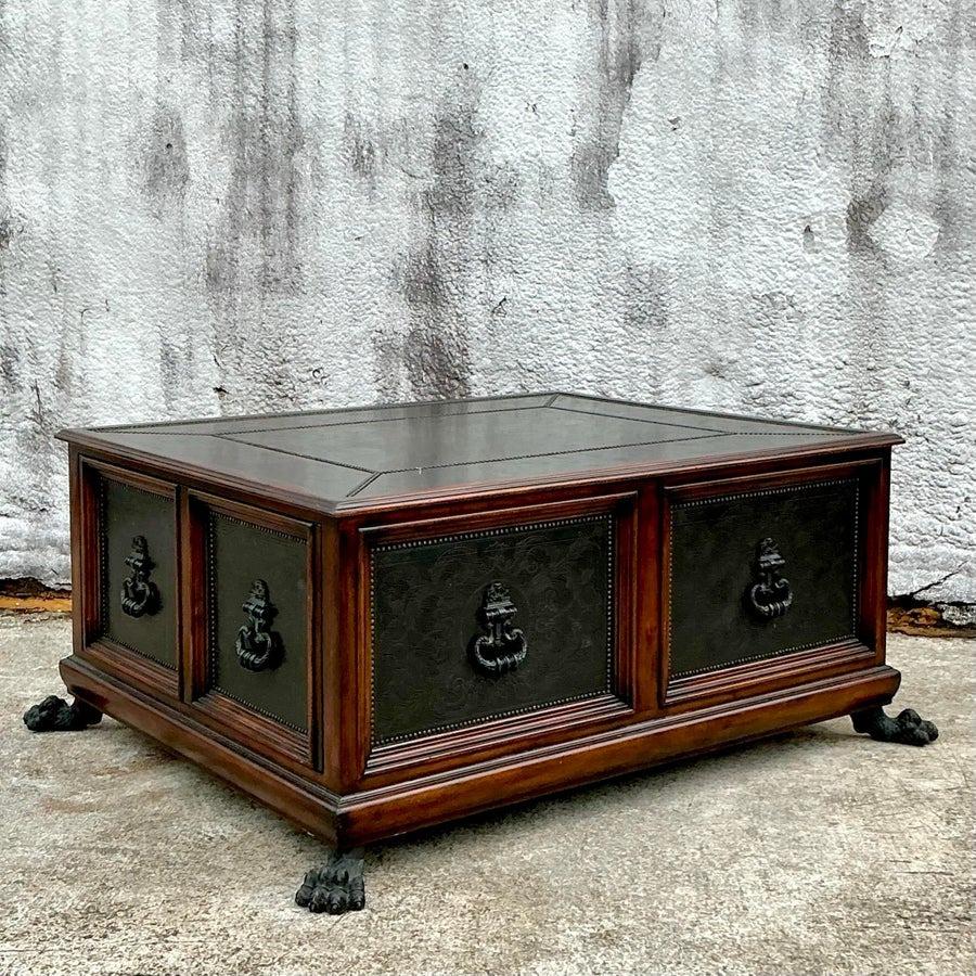 Tavolino vintage Regency Theodore Alexander con viti martellate - 2950 in vendita 2