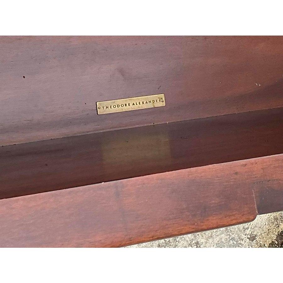 Tavolino vintage Regency Theodore Alexander con viti martellate - 2950 in vendita 3