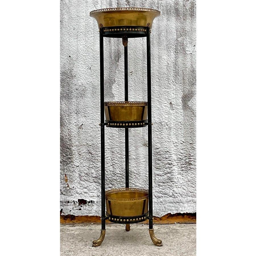 XXI secolo e contemporaneo Jardiniere d'epoca in ottone impilato Theodore Alexander in vendita